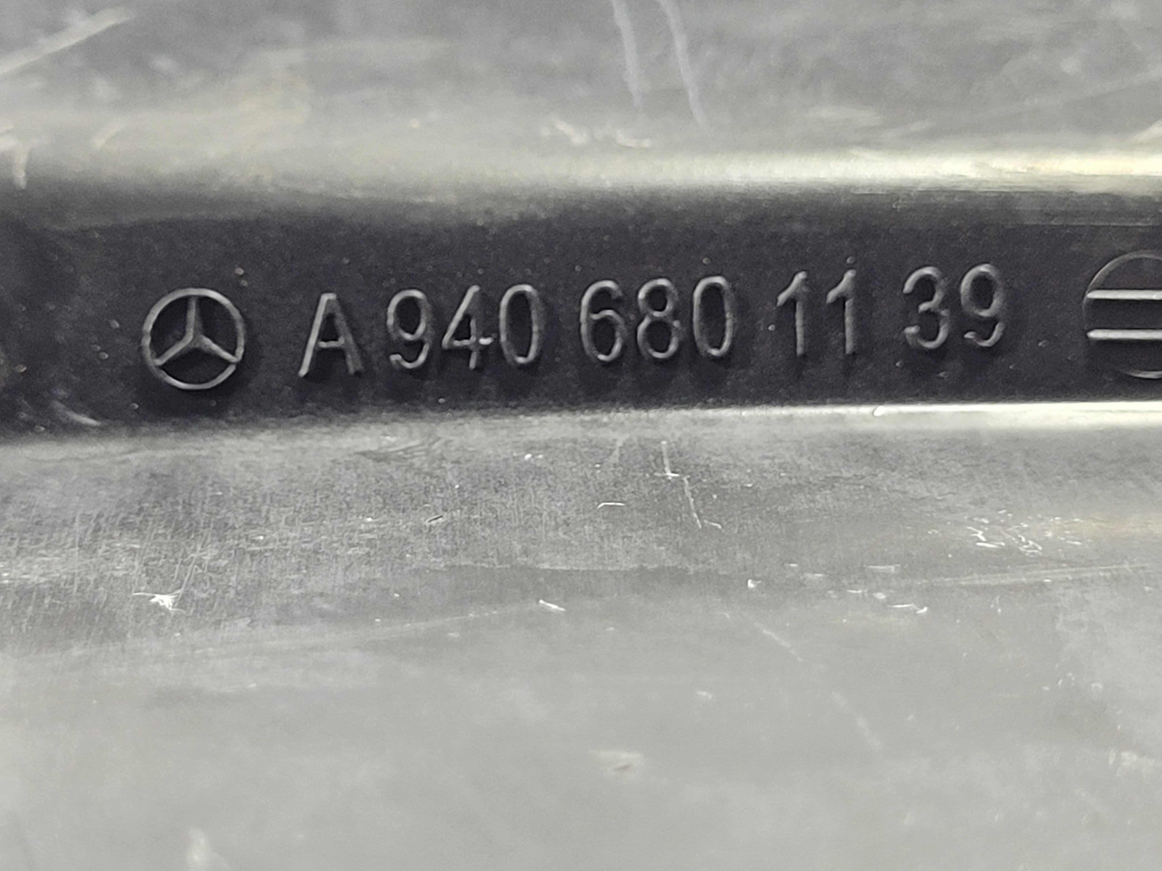 Moldura Do Painel Instrumentos M Benz Atego A9406801139 5