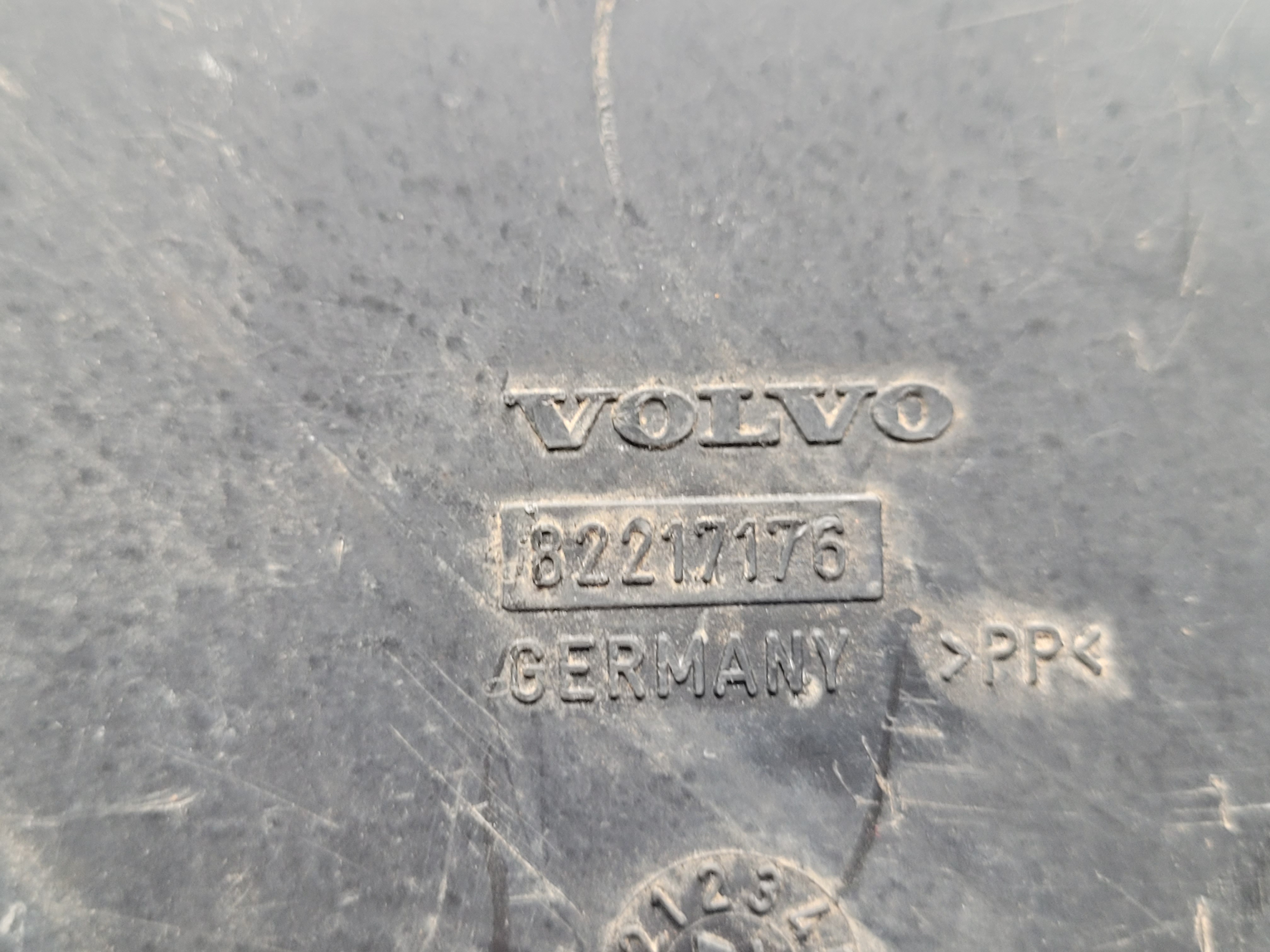 Fixador Volvo Fh  82217176 5