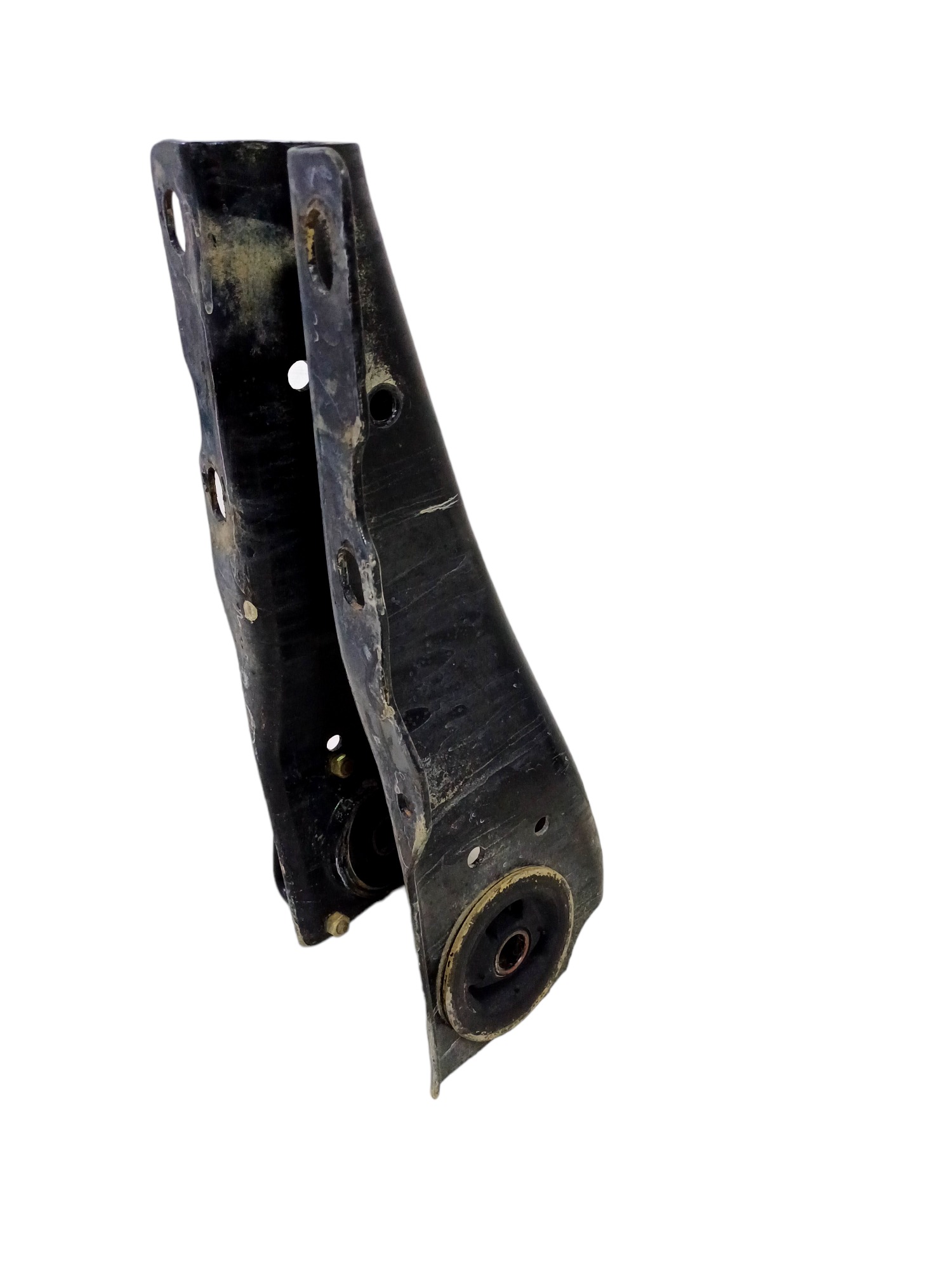 Suporte Traseiro Cabine Vw Worker Tap899400 3