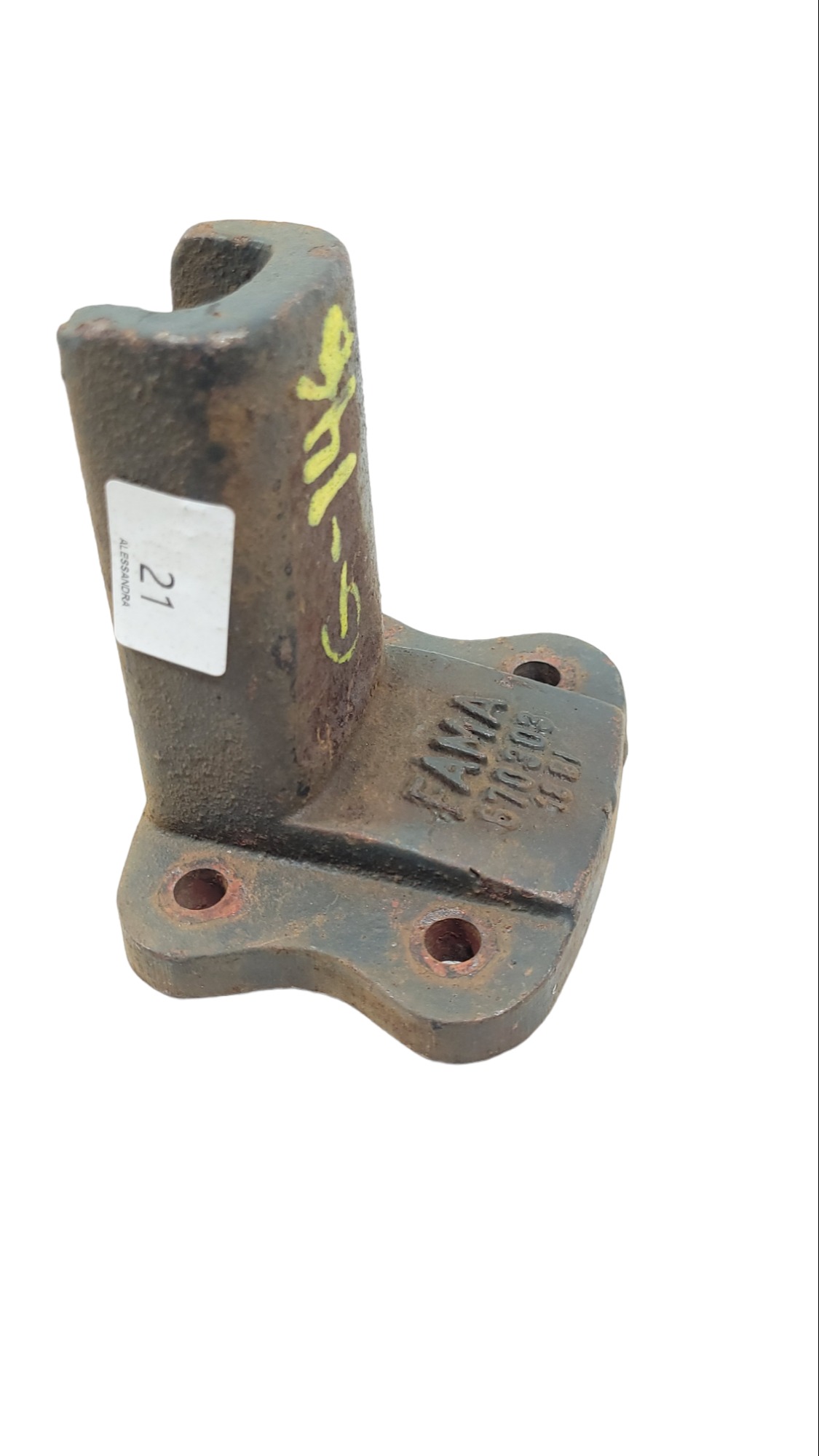 Suporte Mola Auxiliar M Benz 670303 4