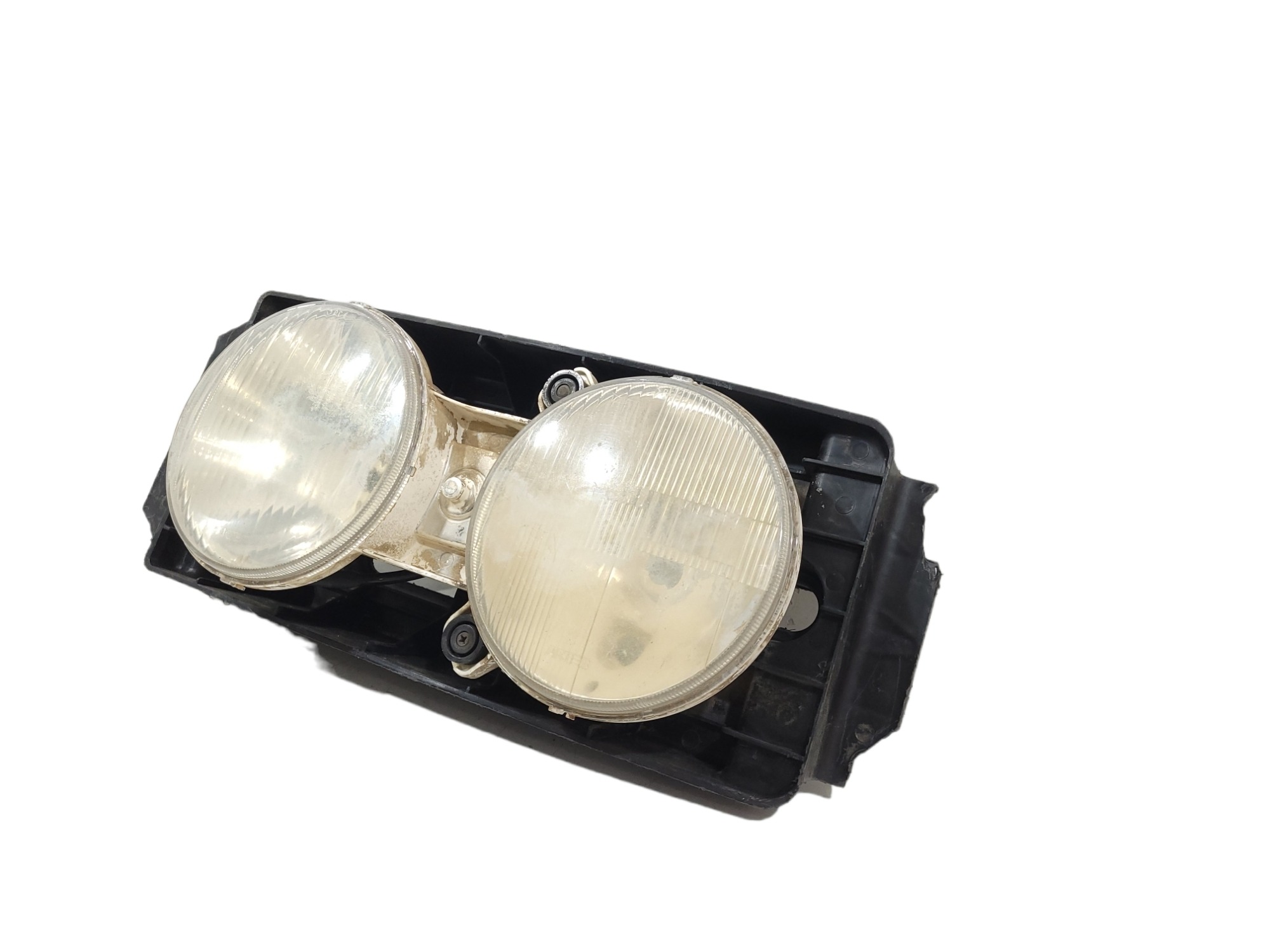 Farol Duplo M Benz 1620 4