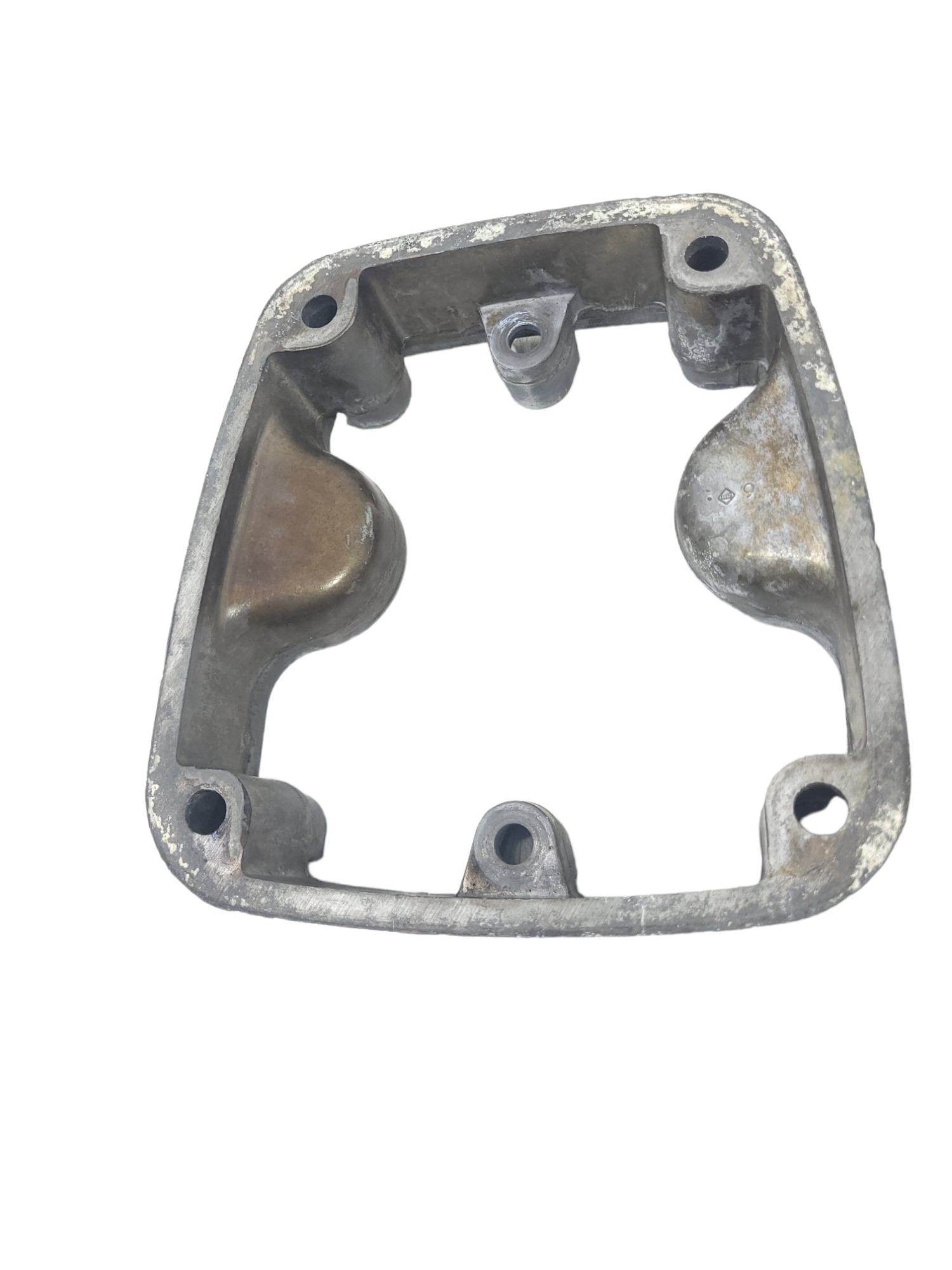 Suporte Tampa Válvula Volvo 1
