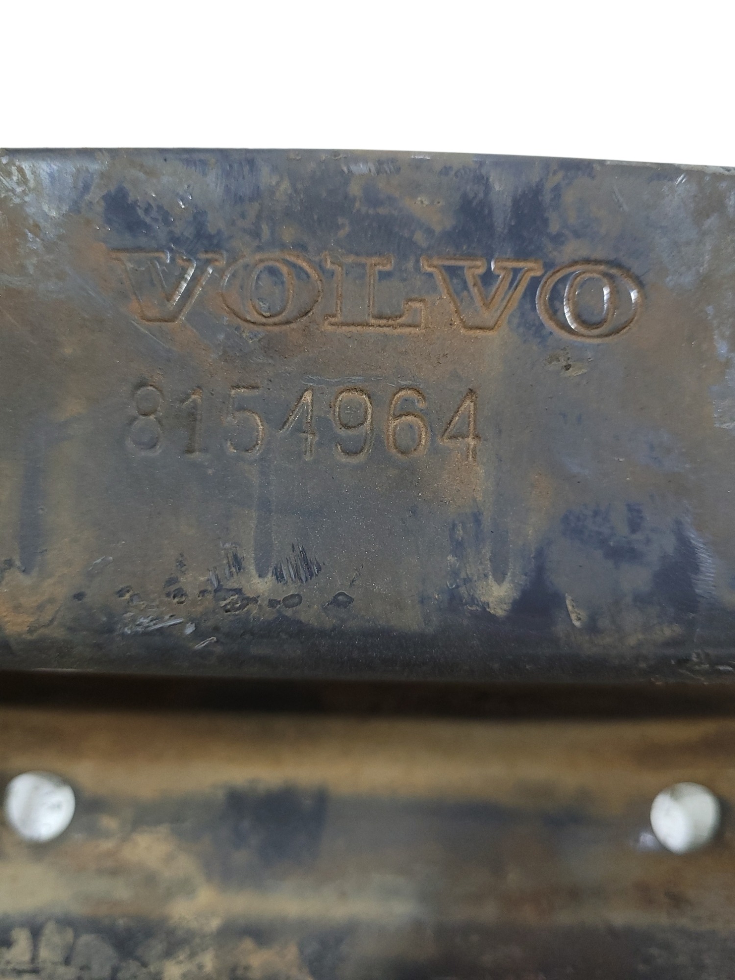 Acabamento Superior Paralama Traseiro Volvo Fhn 8154964 5