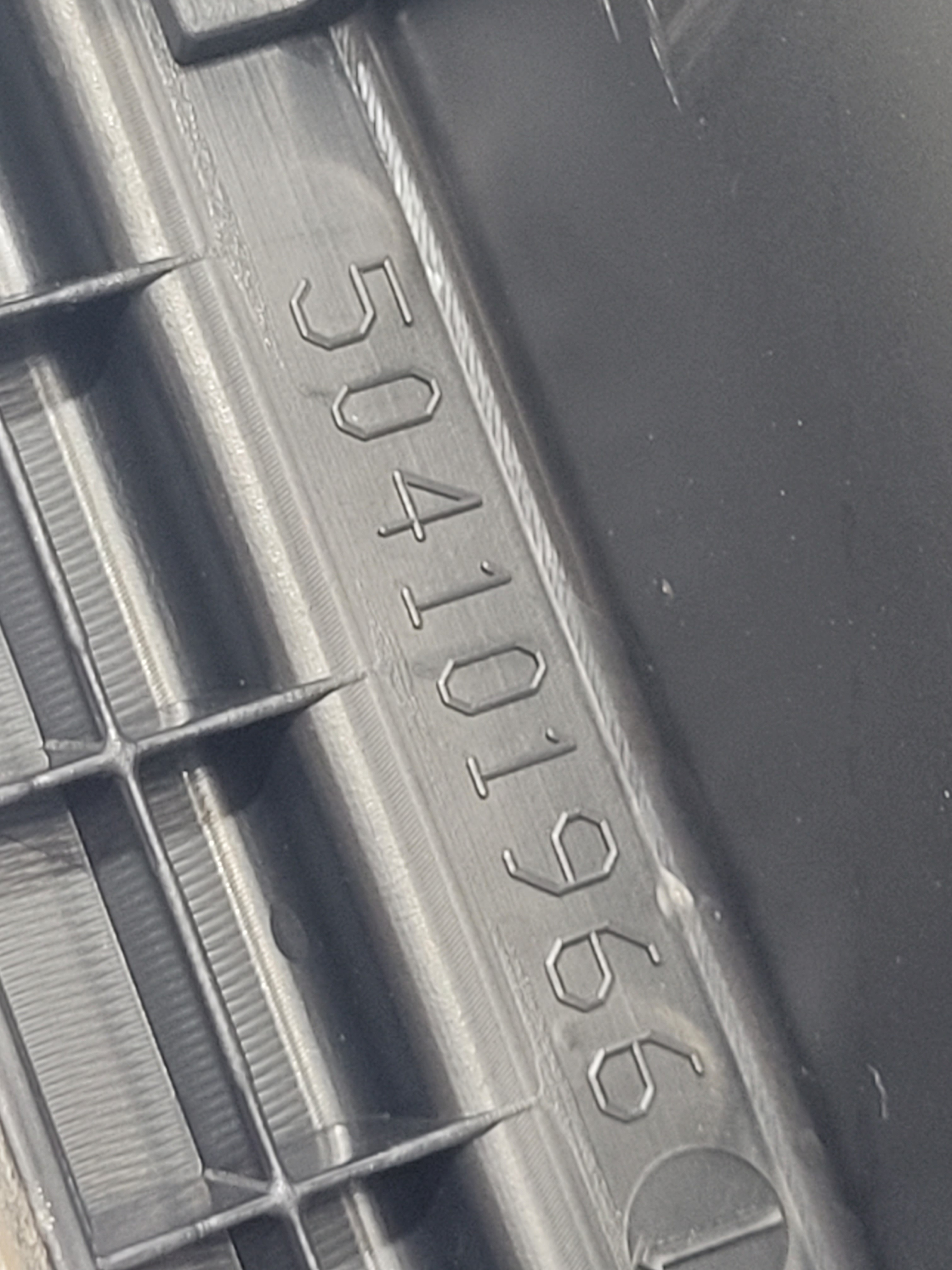Porta Luvas Iveco Stralis 504101966 5