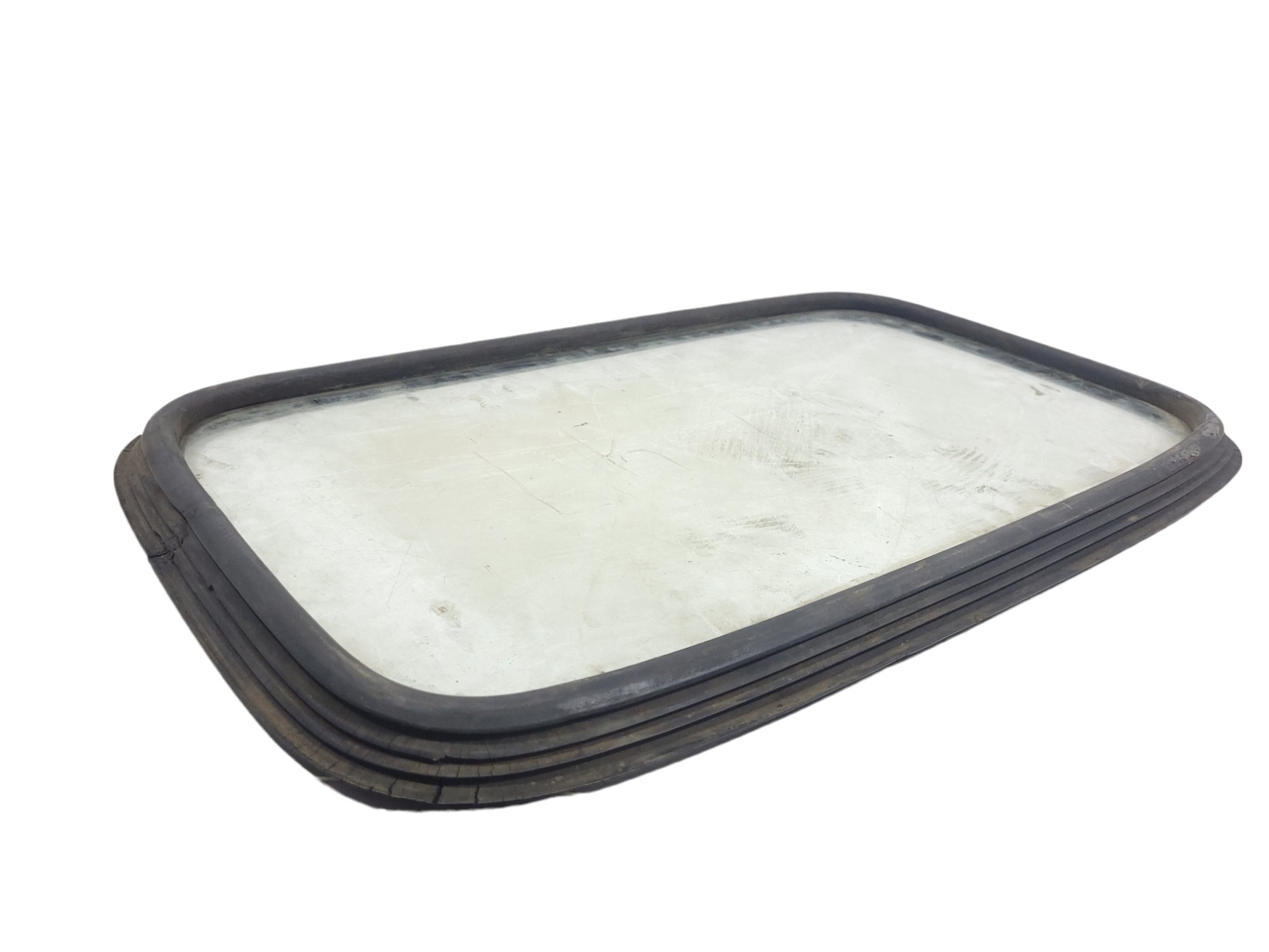 Vidro Traseiro Da Cabine Scania Lk 140ch 3