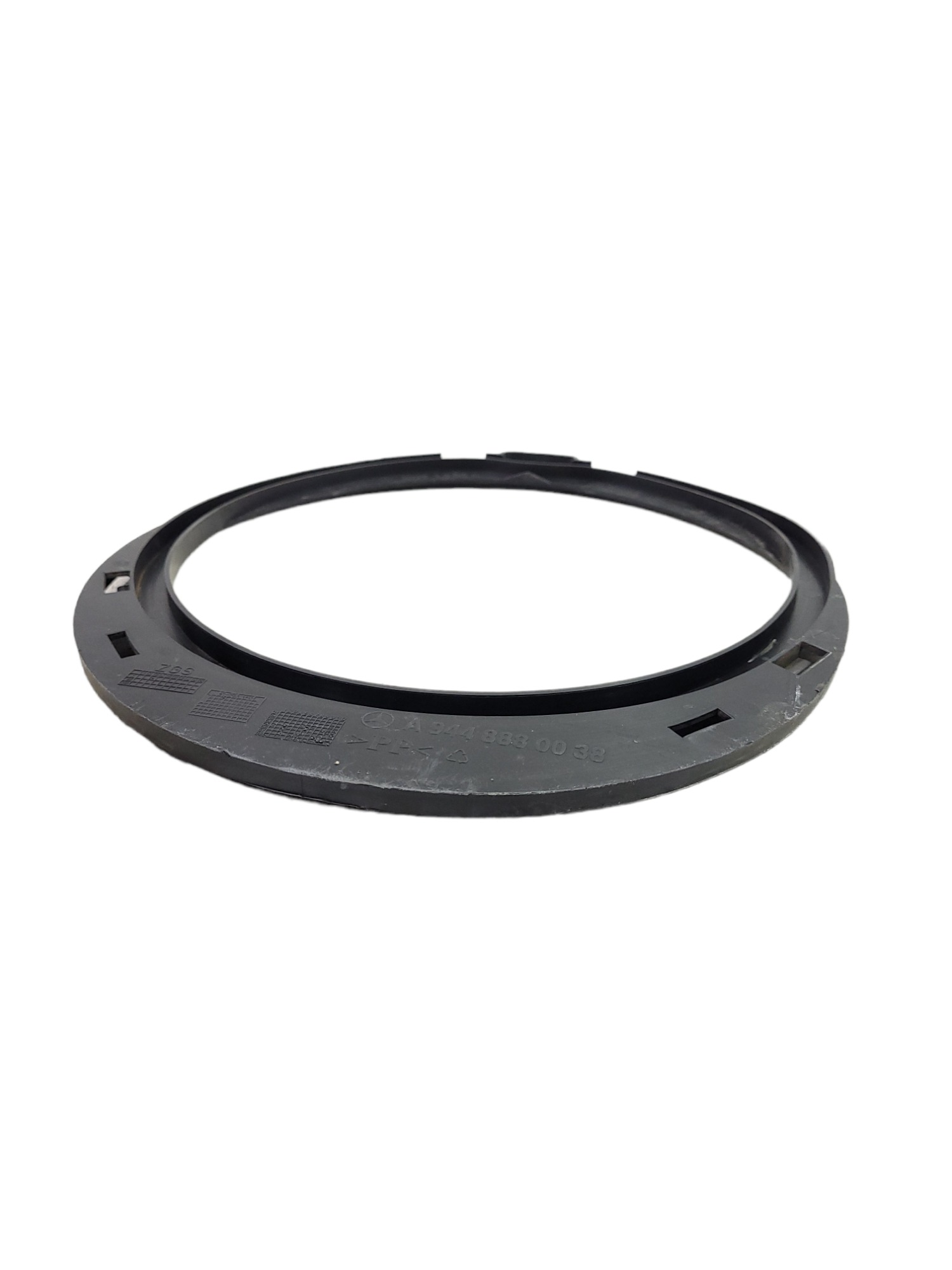 Moldura Traseira Emblema M Benz Axor 2831 2007 A9448880038 2