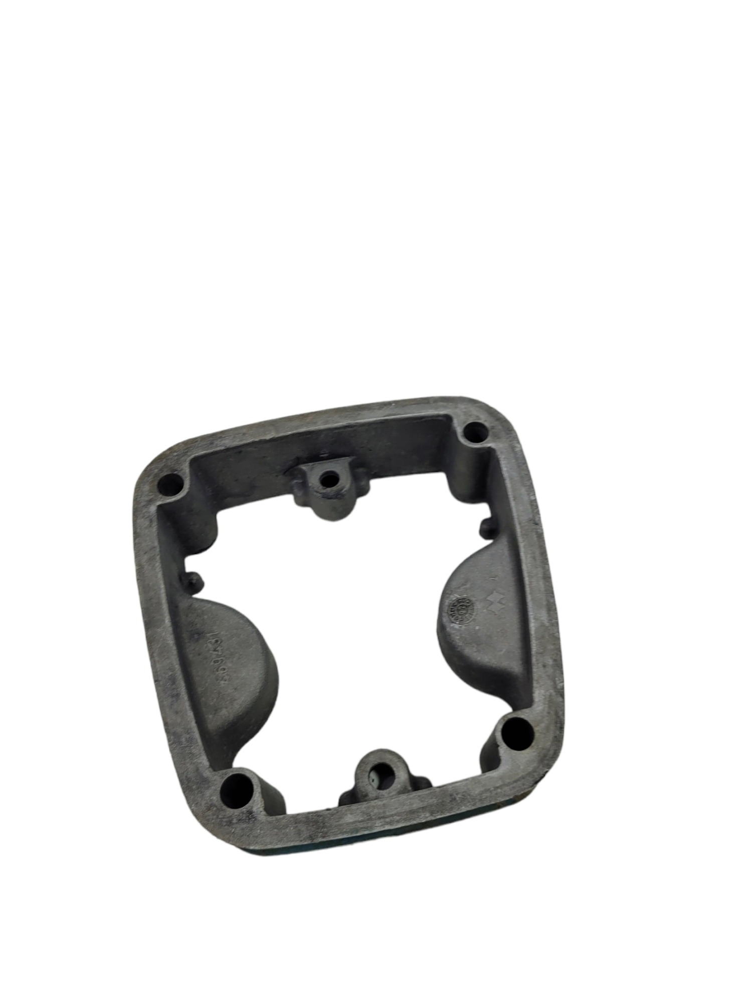 Suporte Tampa Válvula Volvo469431 4