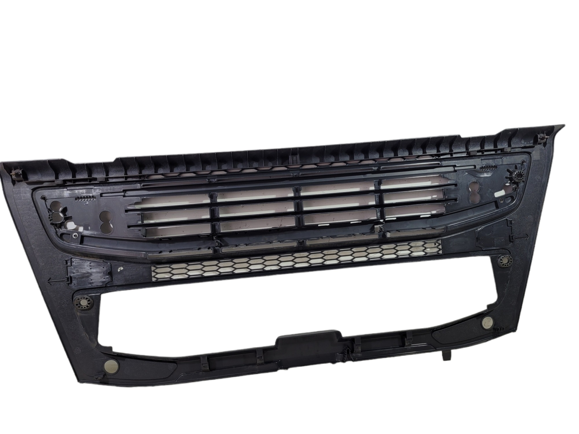 Painel Da Grade Inferior Frontal Volvo Fm84577628 4