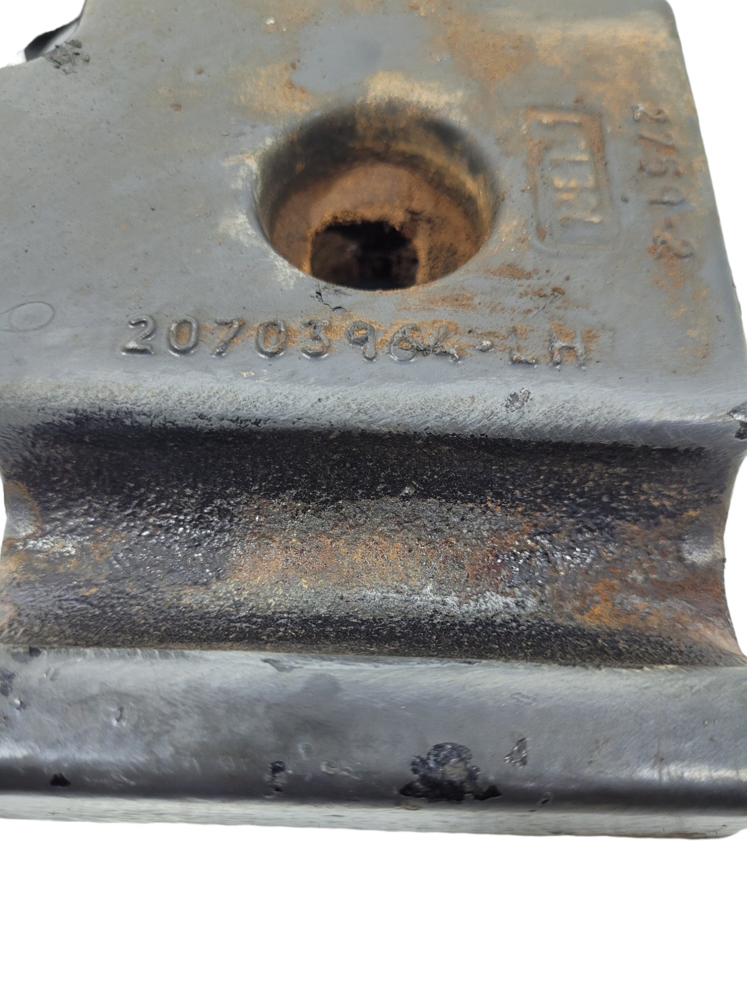 Suporte Mola Dianteiro Le Volvo 20703964 5