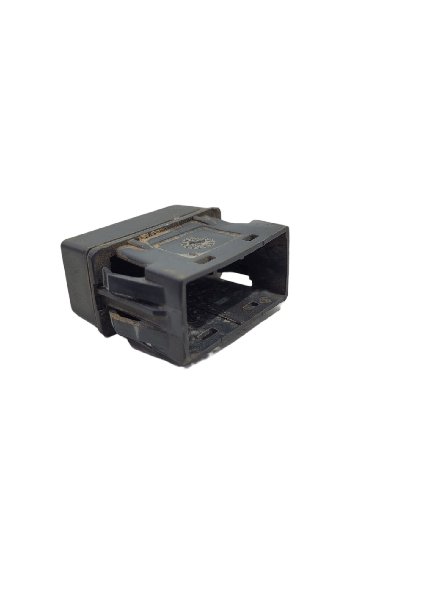 Tampa Cega Volvo Vm82483 085 Preto 4