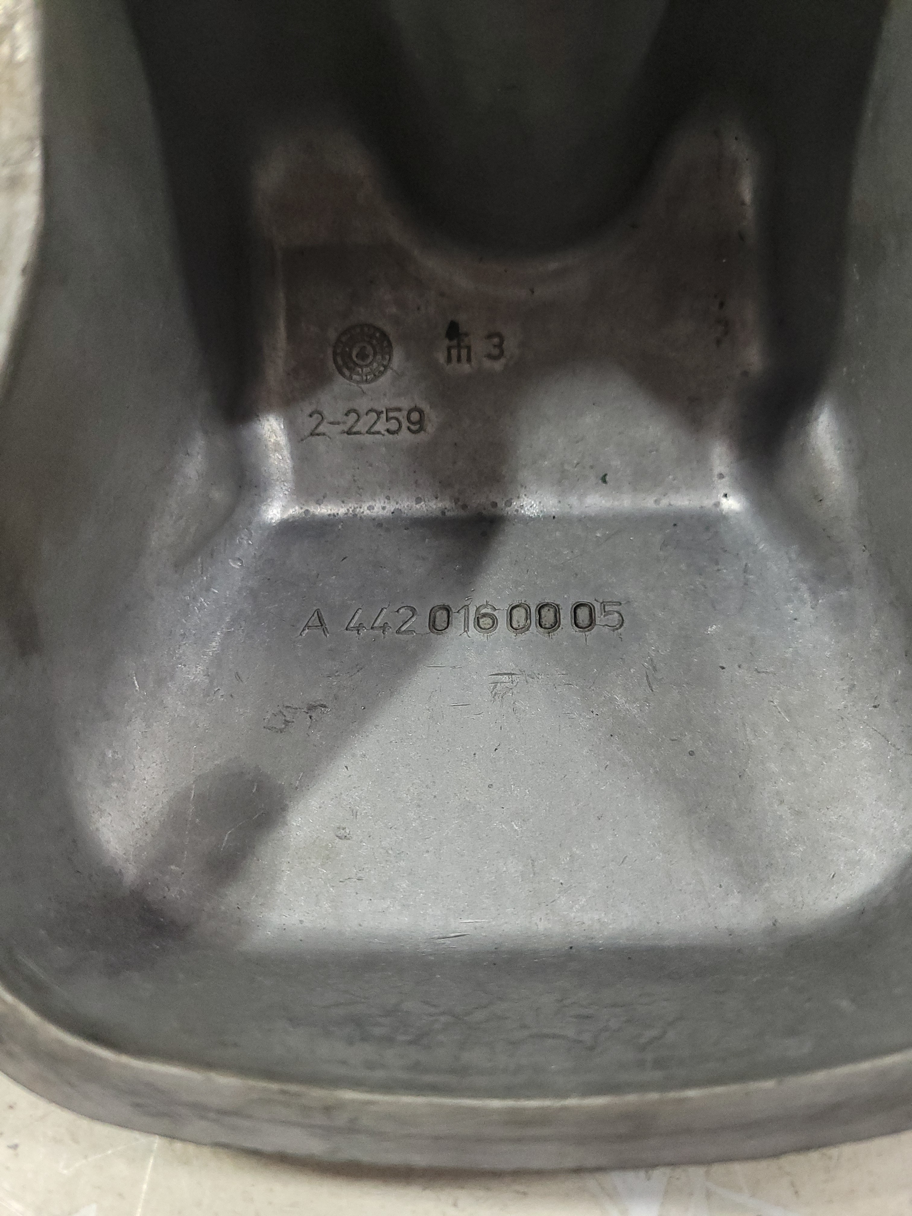 Tampa Válvula Motor M Benz 1634 1935 A4420160005 5