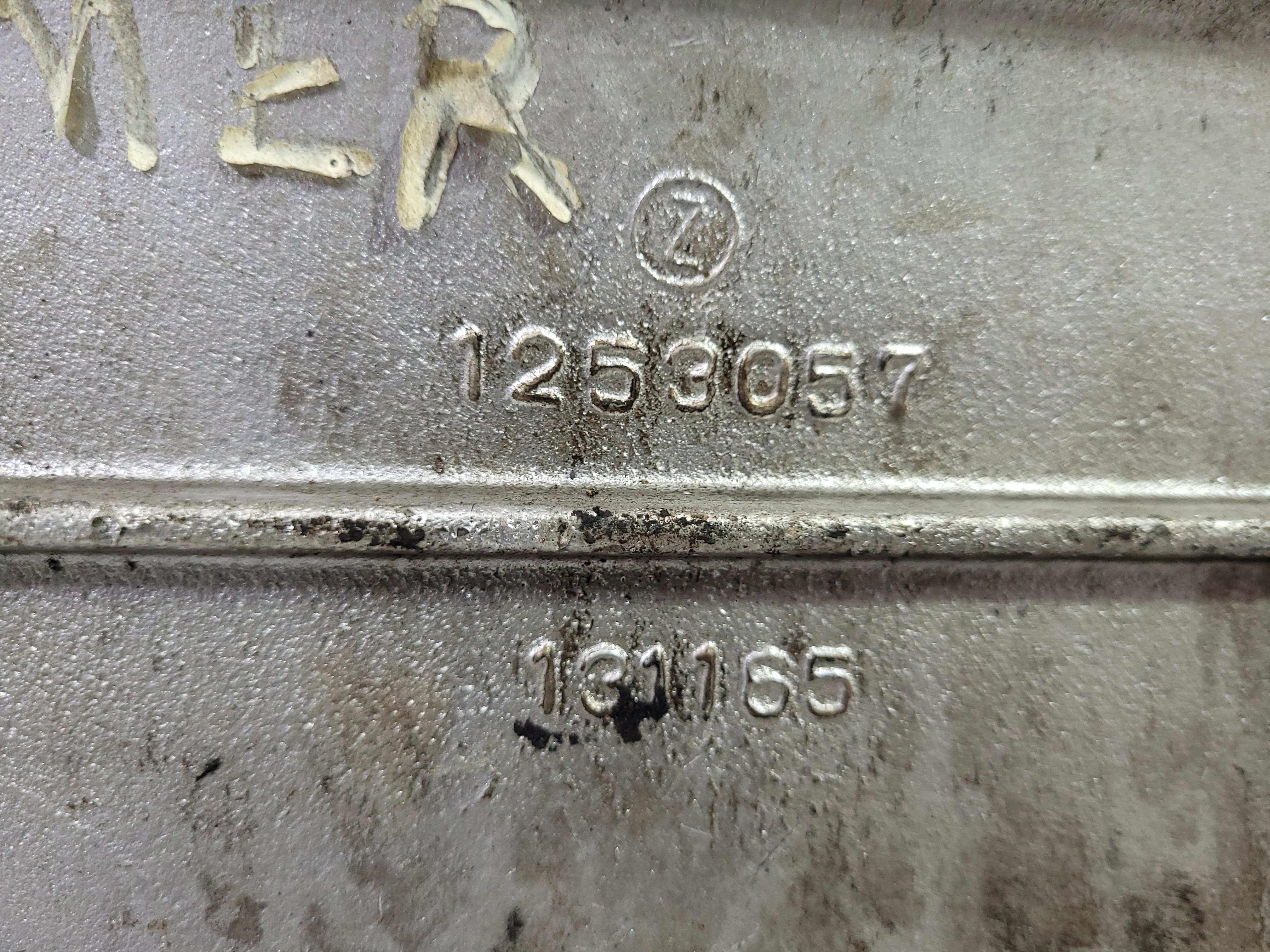 Tampa Lateral Motor Scania 1253057 5