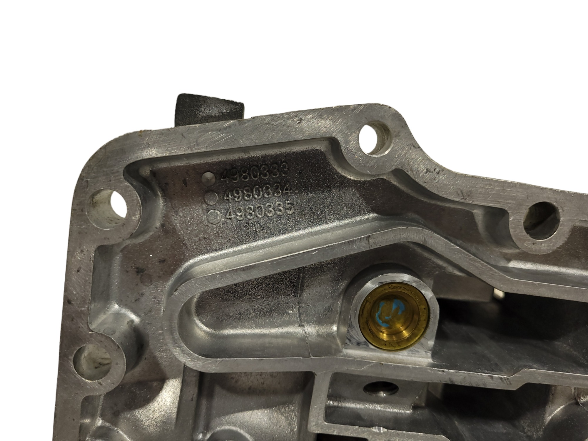 Cabeçote Filtro De Óleo Motor Cummins Isb 4980333 5