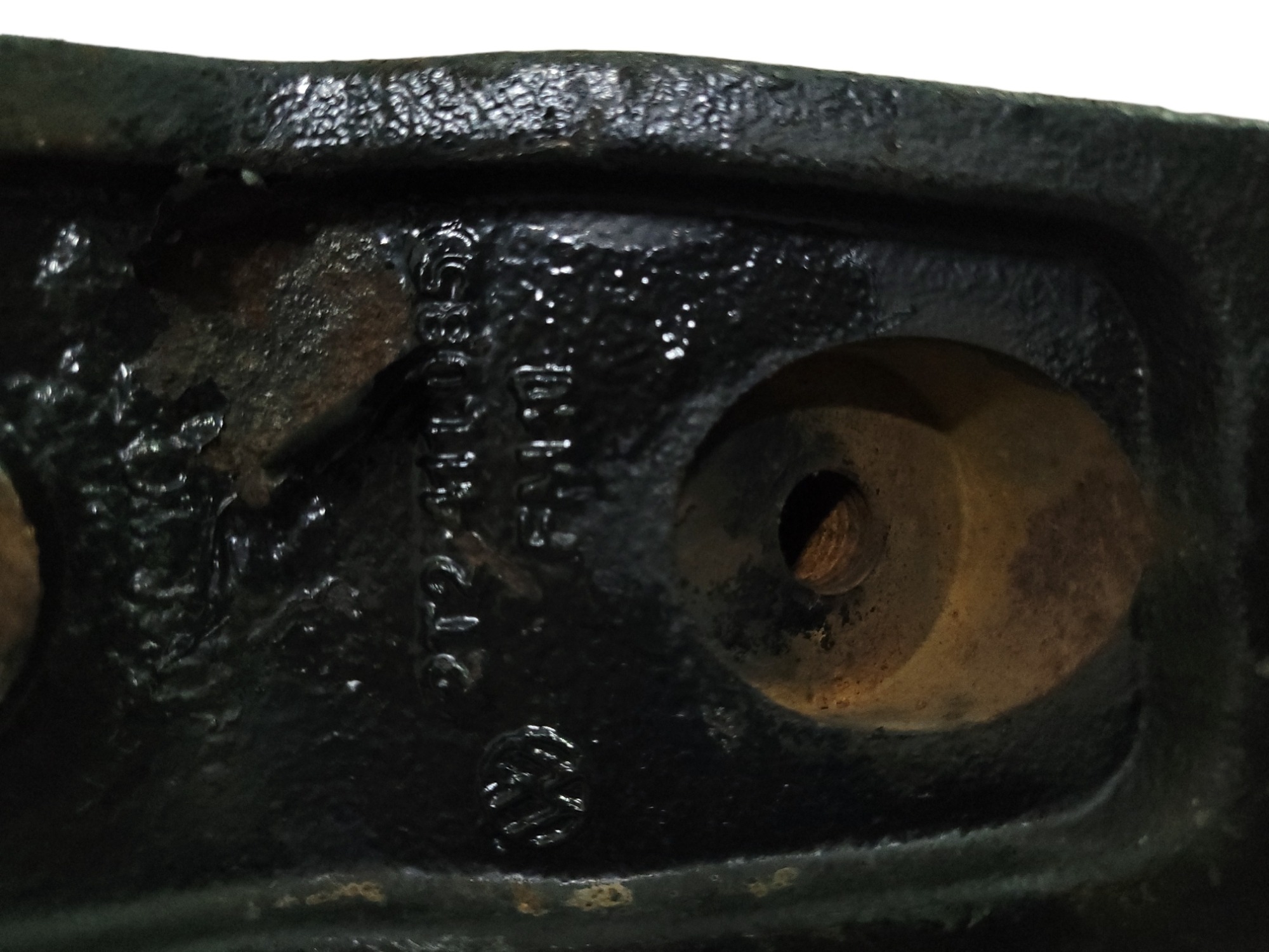 Suporte Mola Dianteira Vw Constellation2t2411085 5