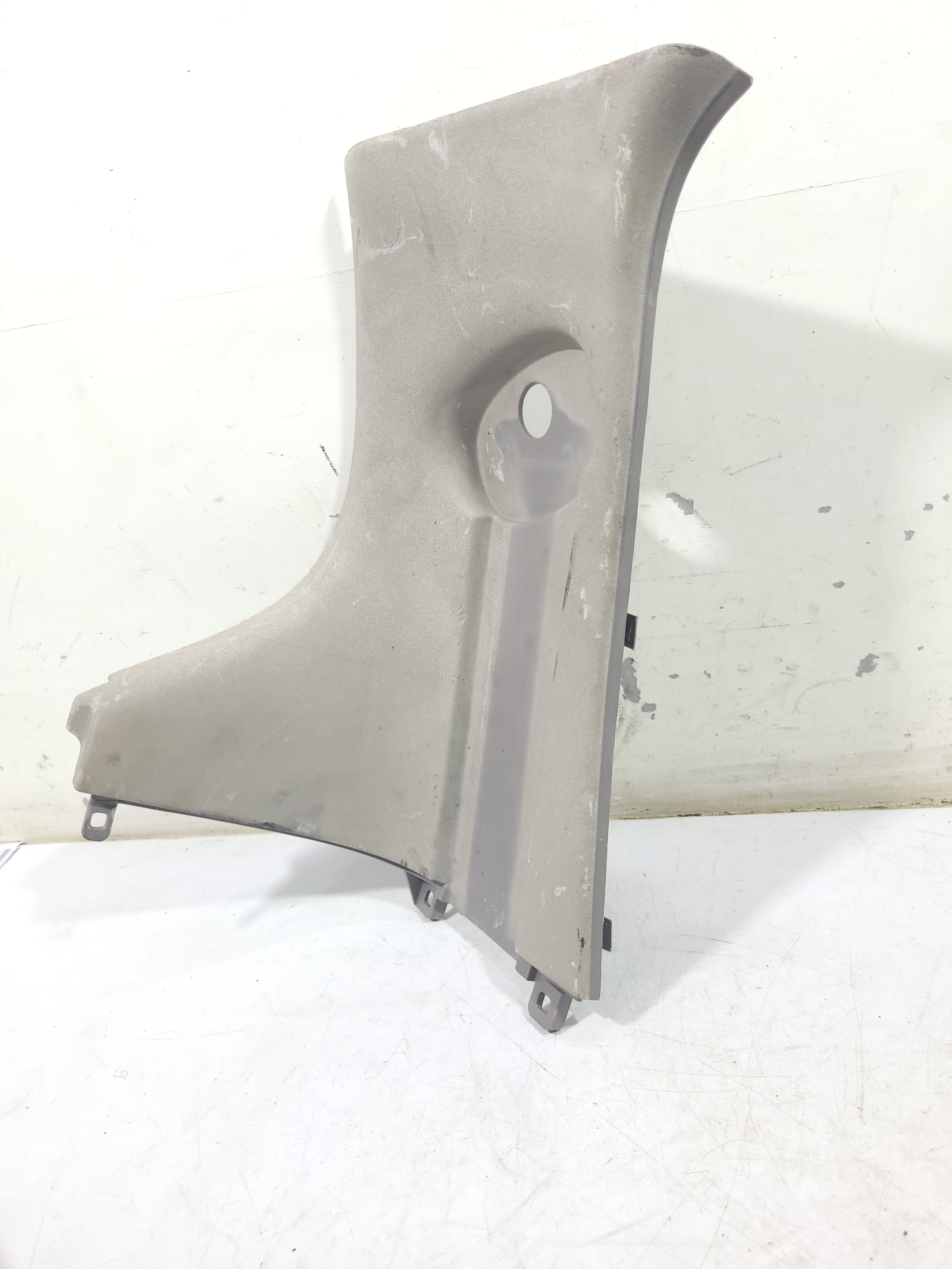 Acabamento Coluna Cinto Tras Esquerdo Triton _ MN123873HA 6