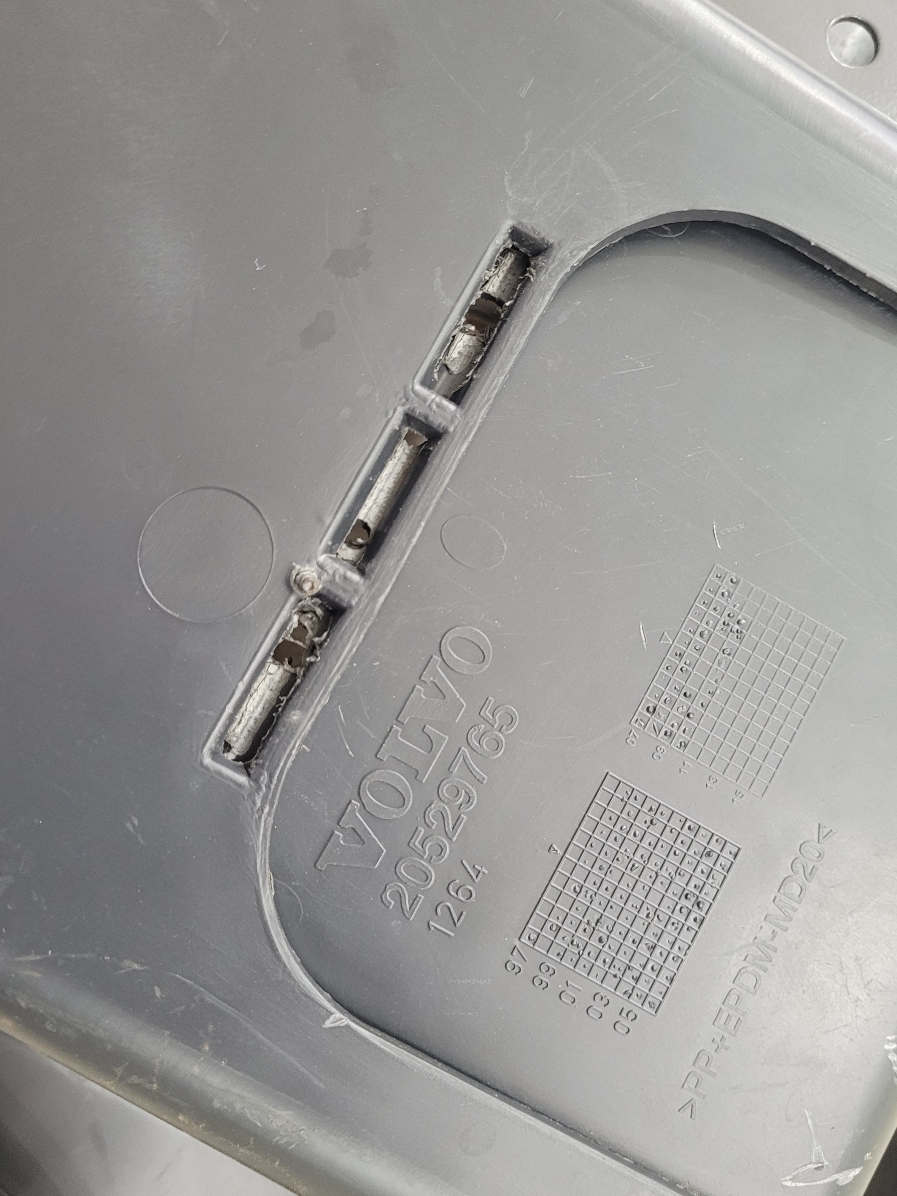 Moldura Estribo Volvo Fh 98 A 2003 20529765  Não Se Aplica 6