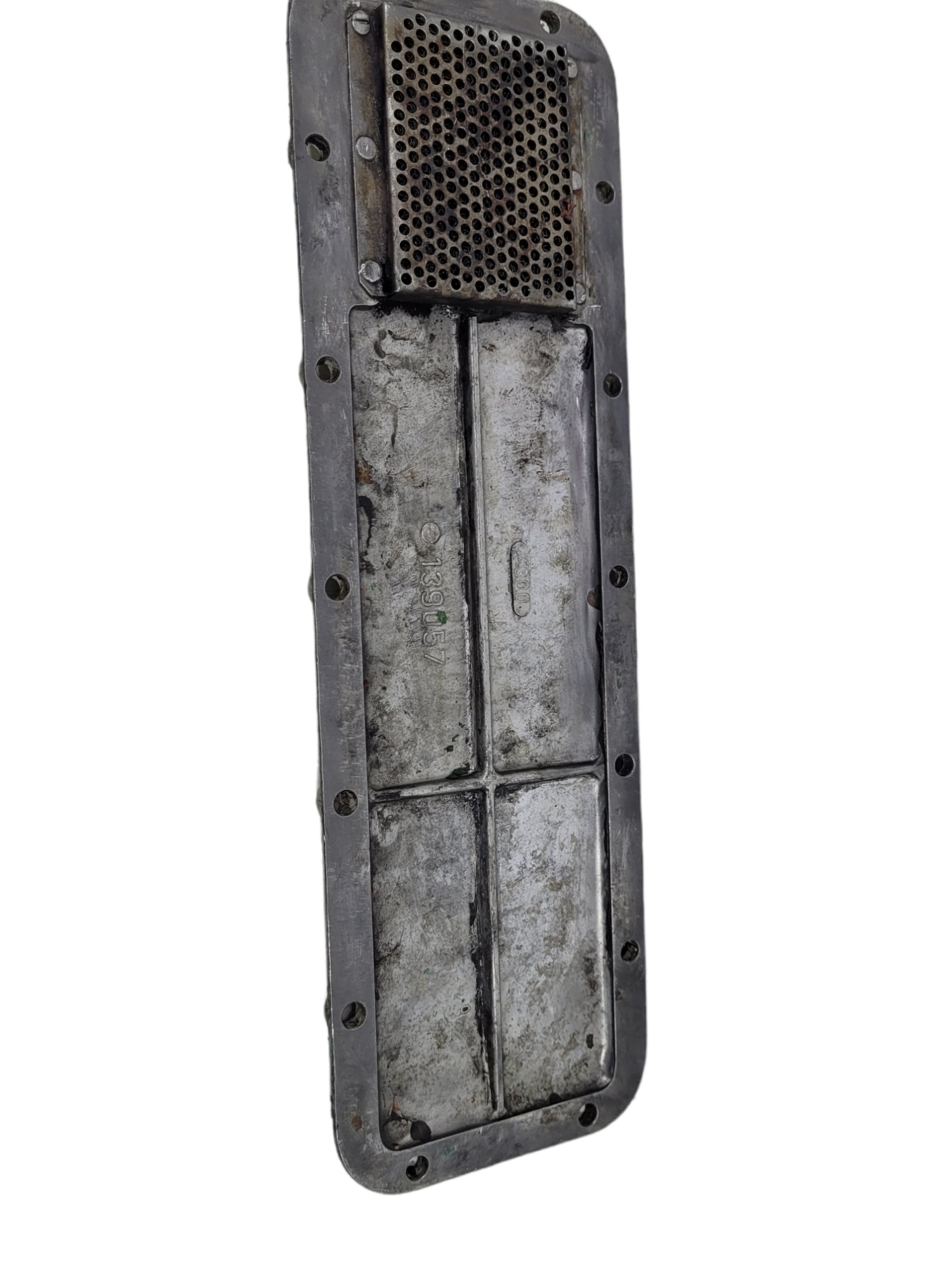 Tampa Lateral Motor Scania139057 4