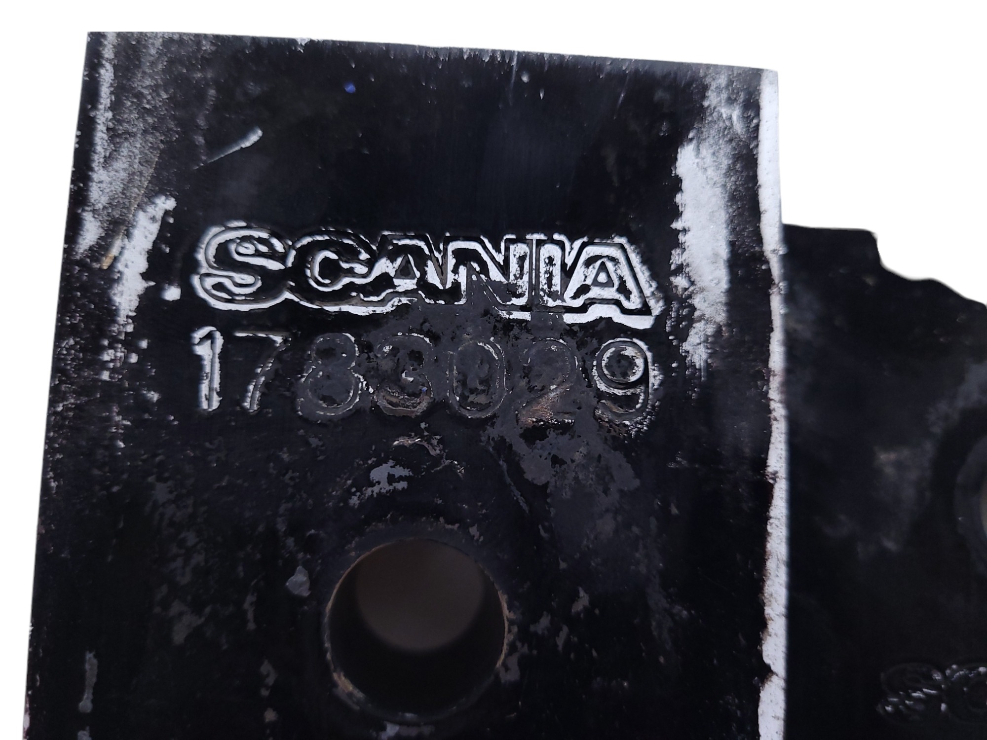 Kit Espaçador Do Tanque De Combustível Scania R440 5