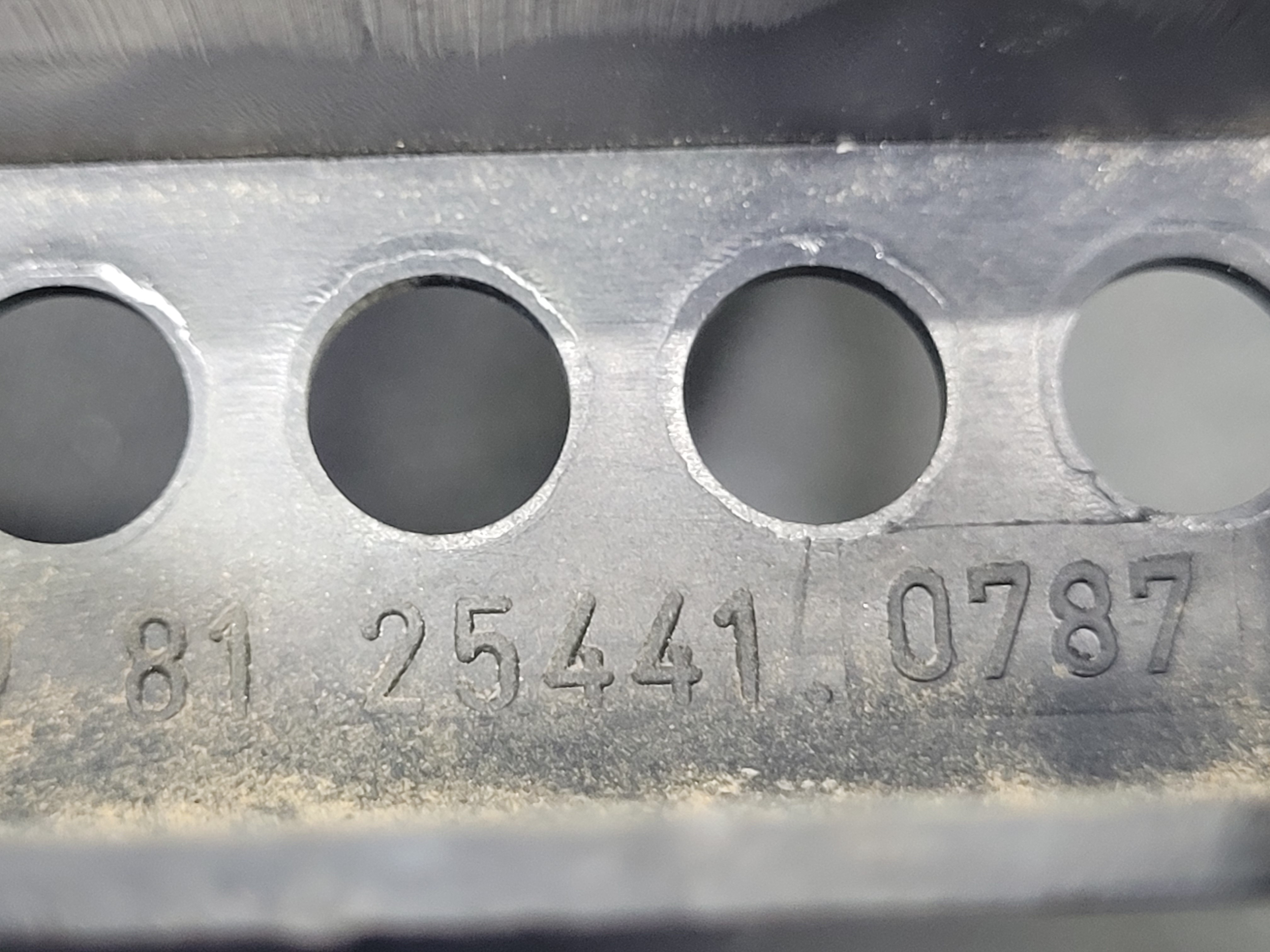 Moldura Caixa De Fusíveis Man 81254410787 5