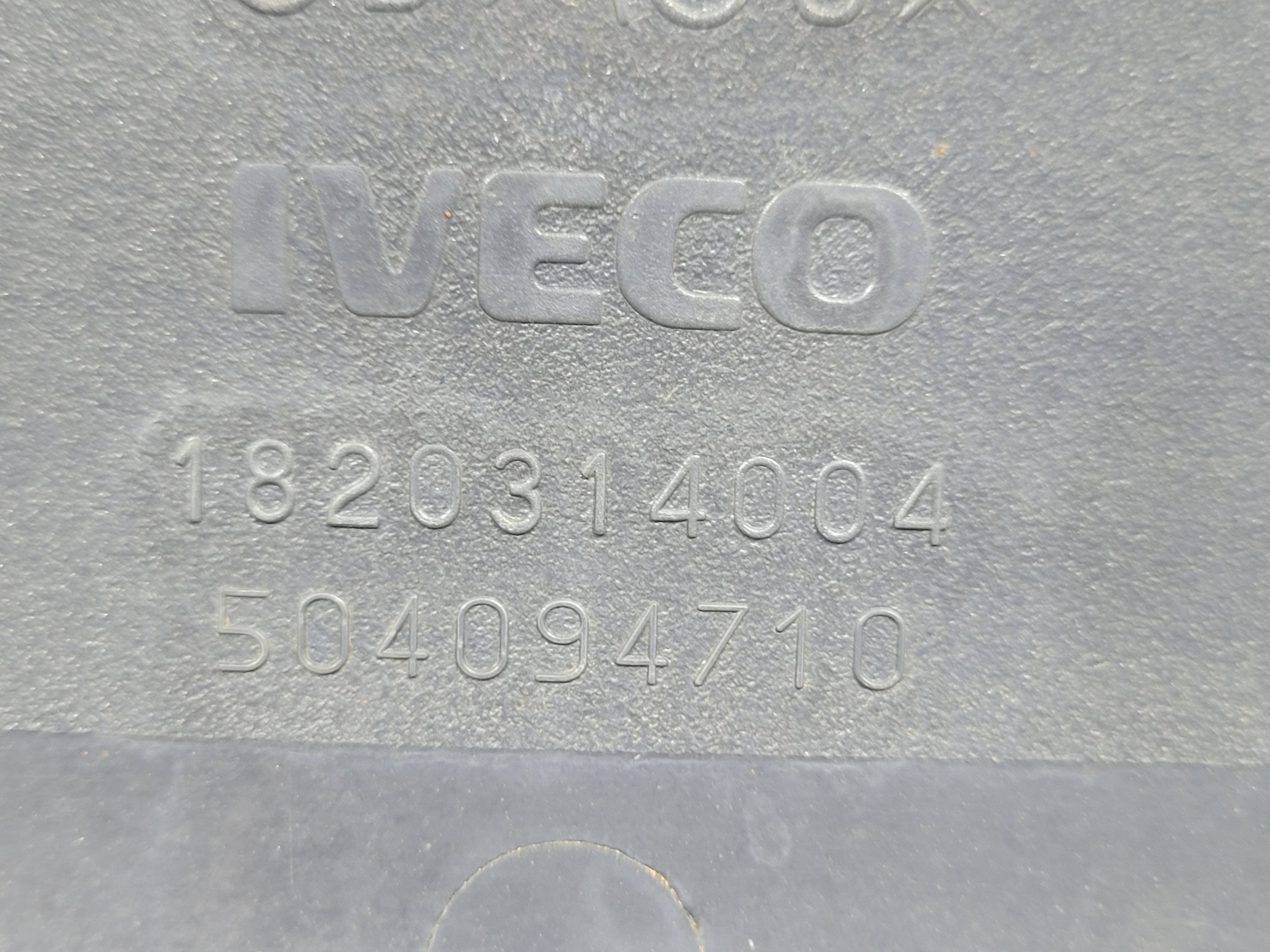 Tampa Compartimento Painel Iveco Stralis1820314004 5