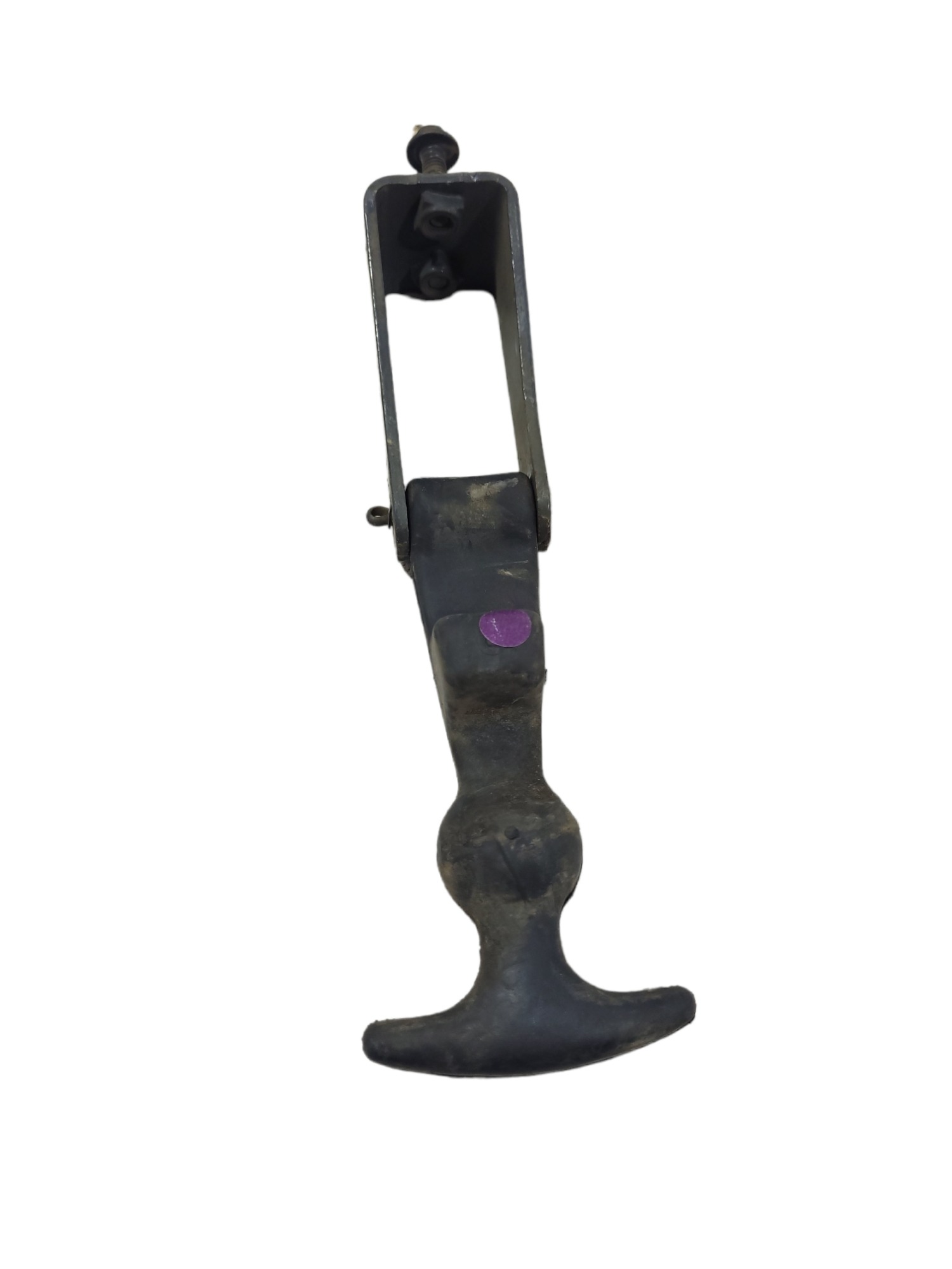 Suporte Com Borracha Tampa Bateria Volvo Vm 309042 1