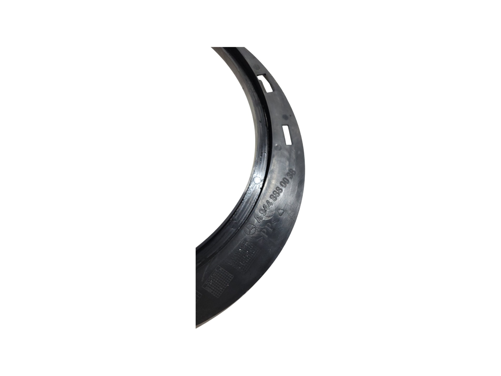 Moldura Traseira Emblema M Benz Axor 2831 2007 A9448880038 6
