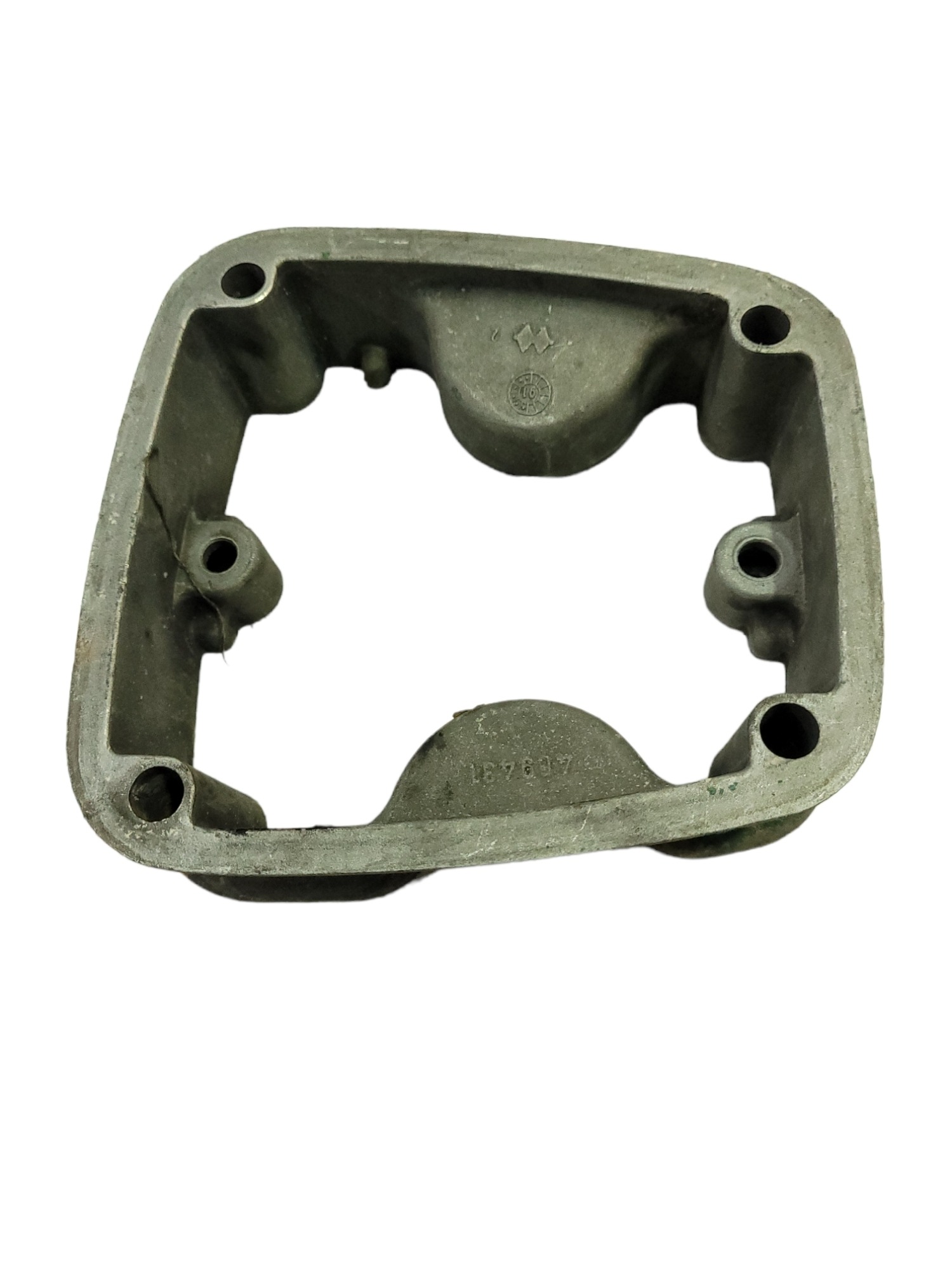 Suporte Tampa Válvula Volvo Nl469431 3