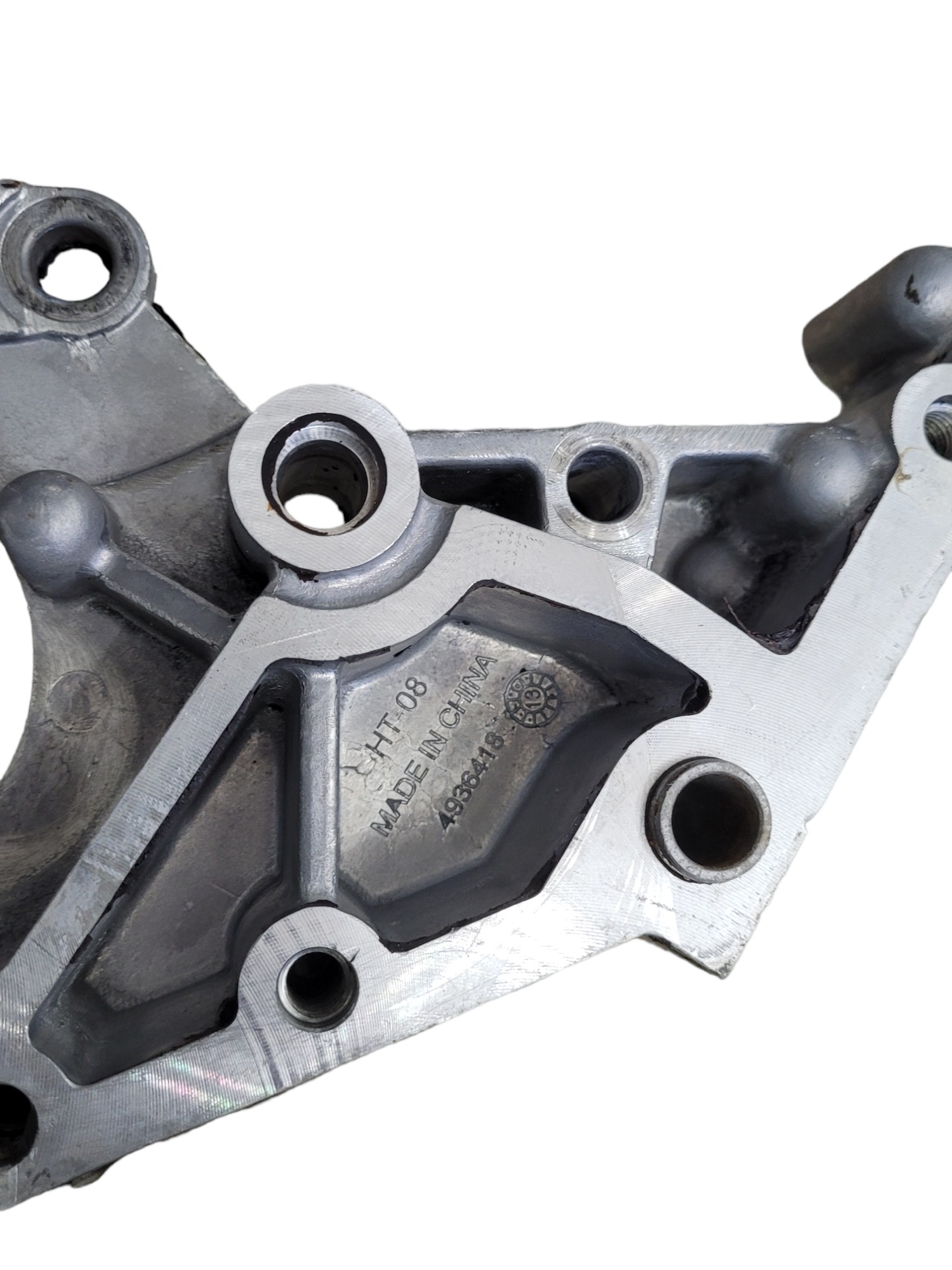 Carcaça Distribuição Motor Cummins  Isb 4936423 Não Se Aplica 6