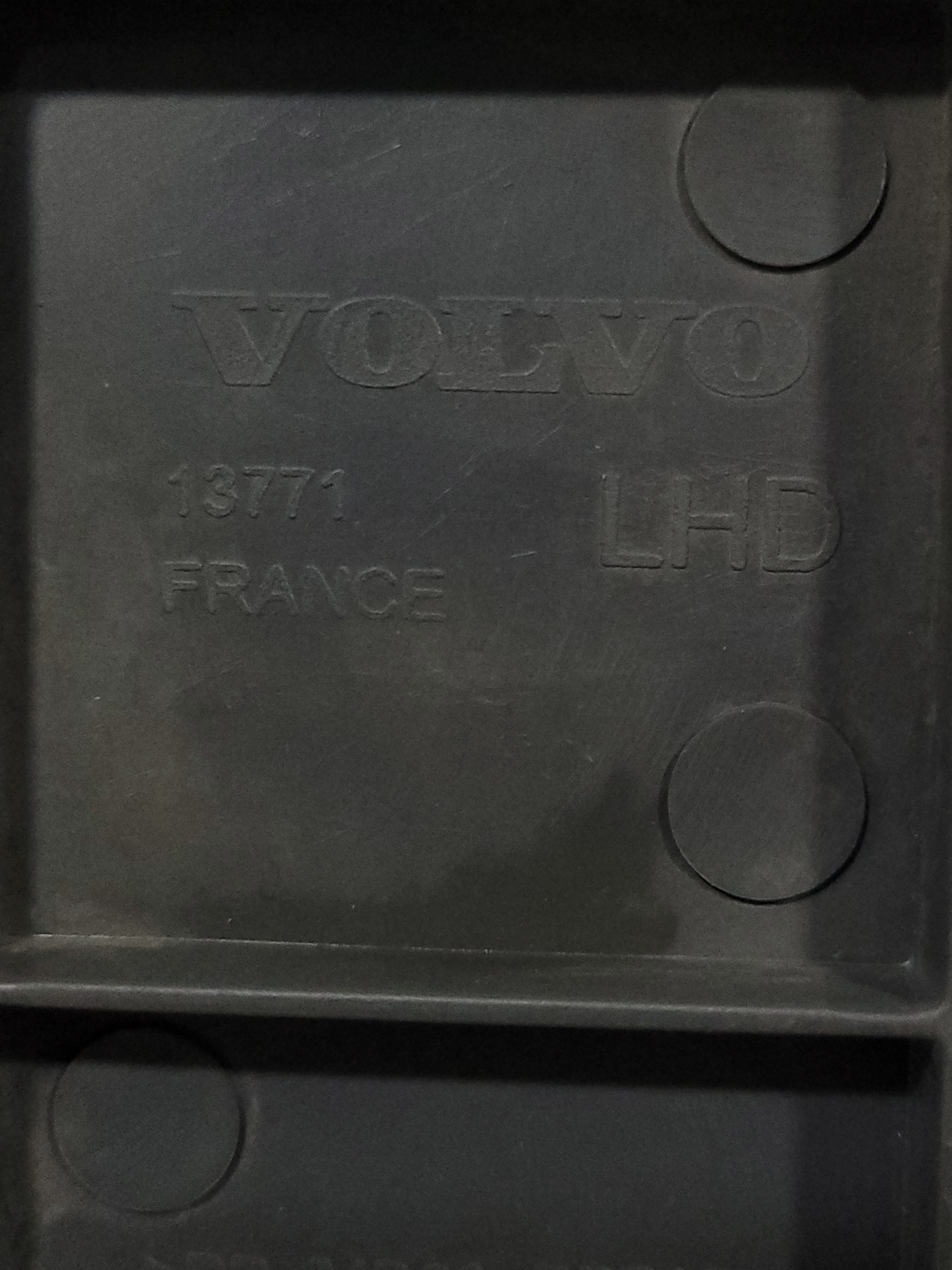 Acabamento Coluna Lateral Volvo 13771