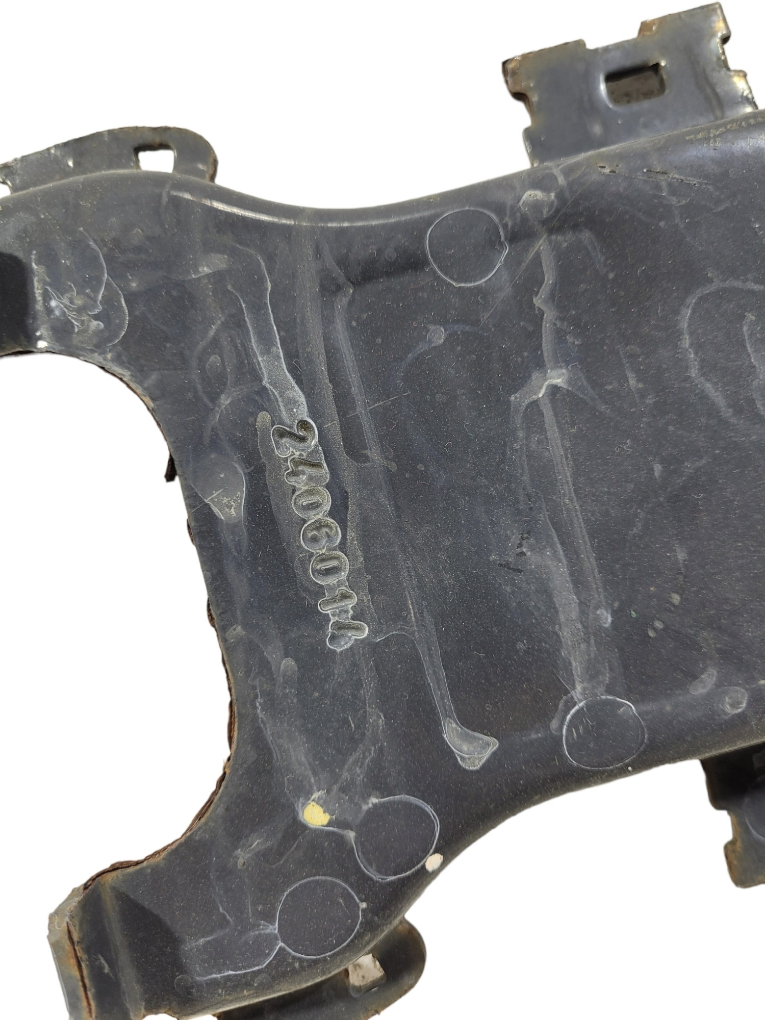 Suporte Caixa De Bateria Scania 2406014 5