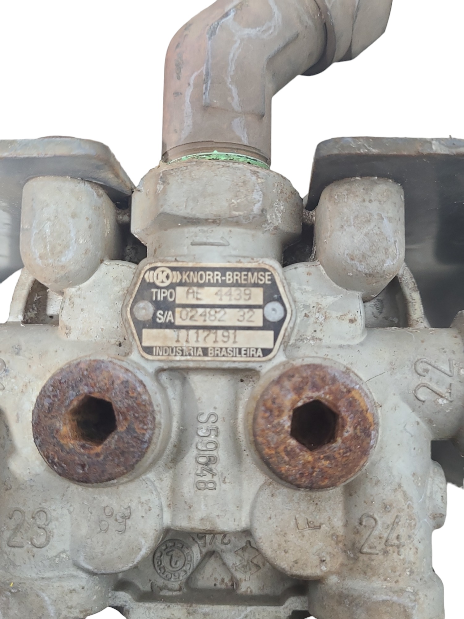 Valvula Freio 4 Guias Com Suporte Ford Cargo 815 5