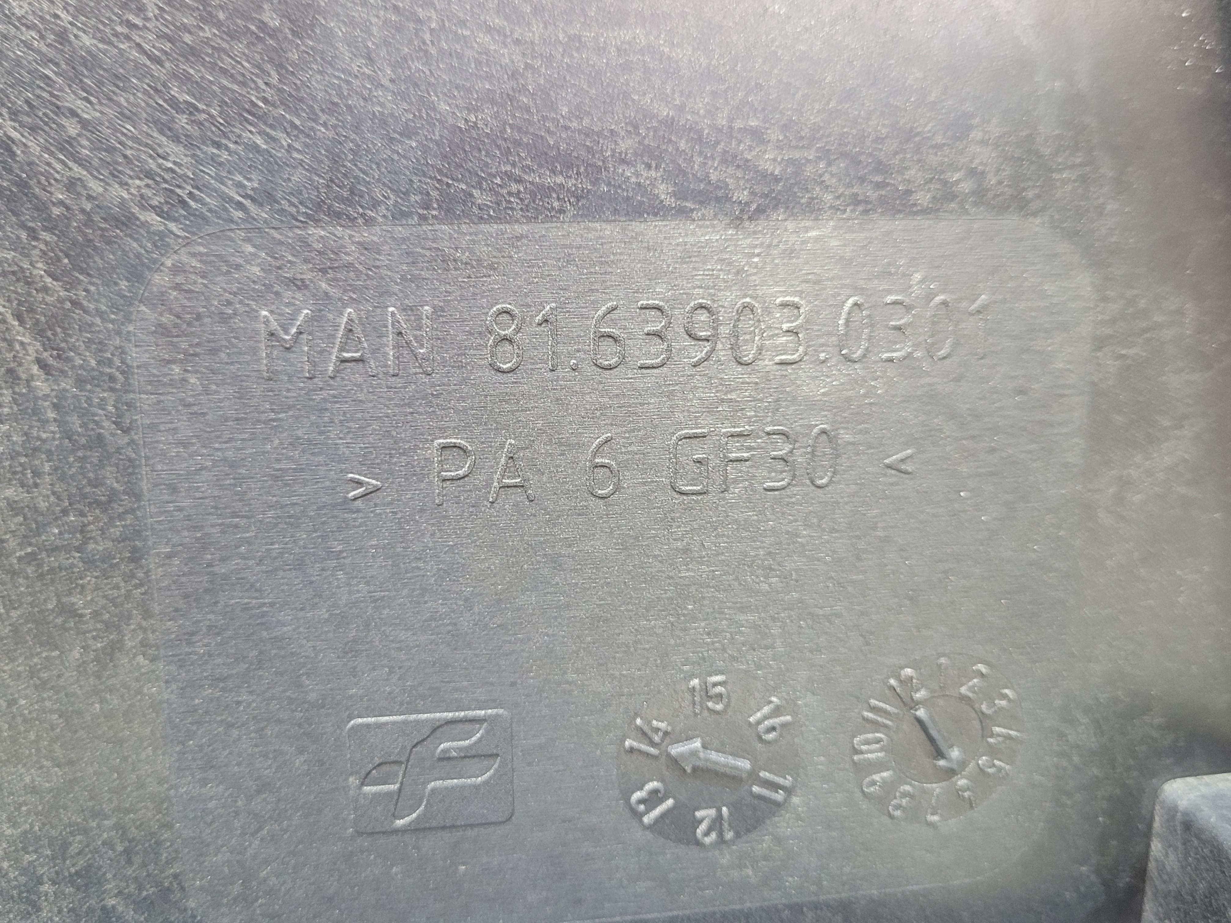 Tampa Do Painel Man81639030301 5