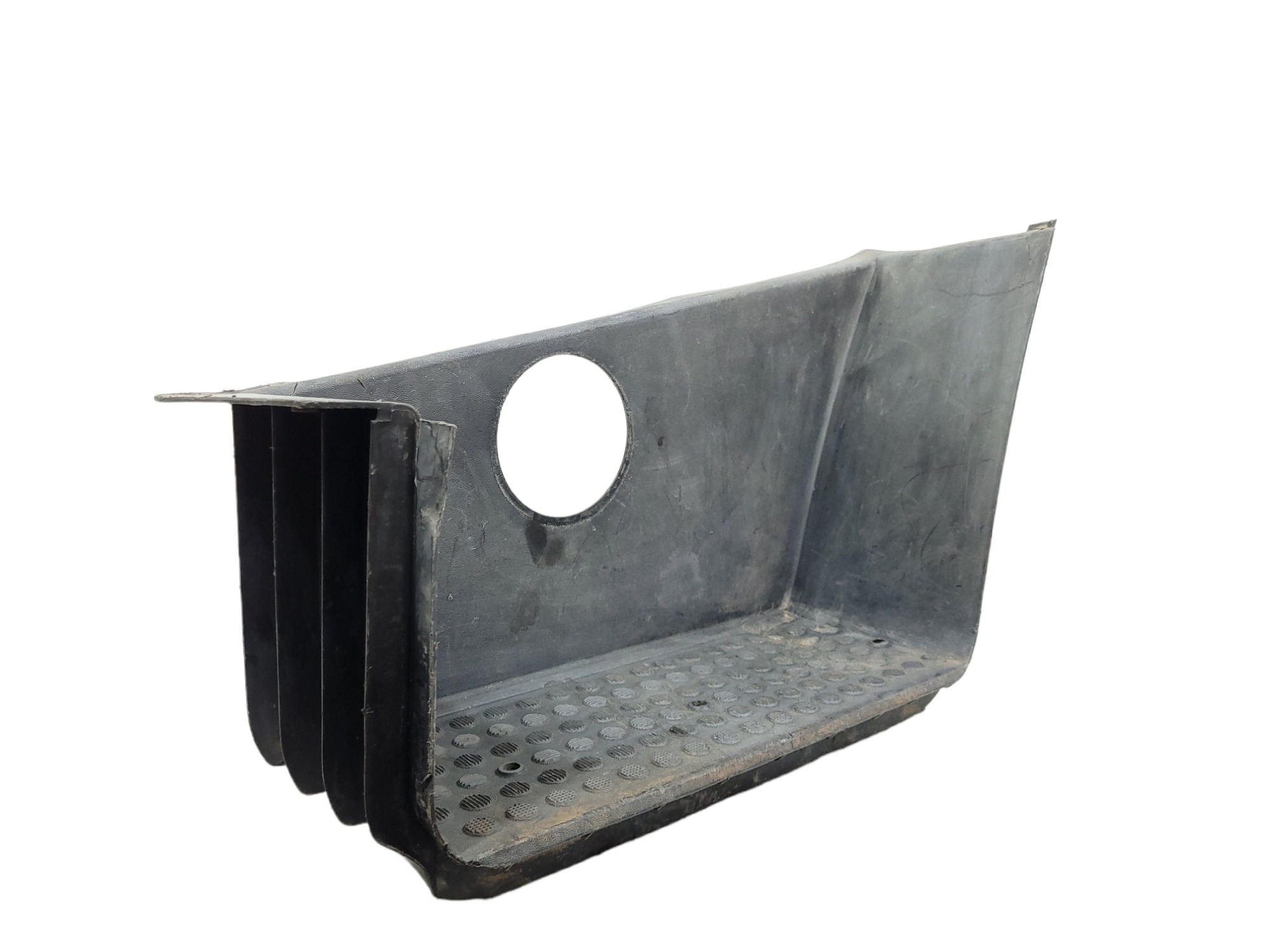 Estribo Plástico M Benz 1620 6886867128 4