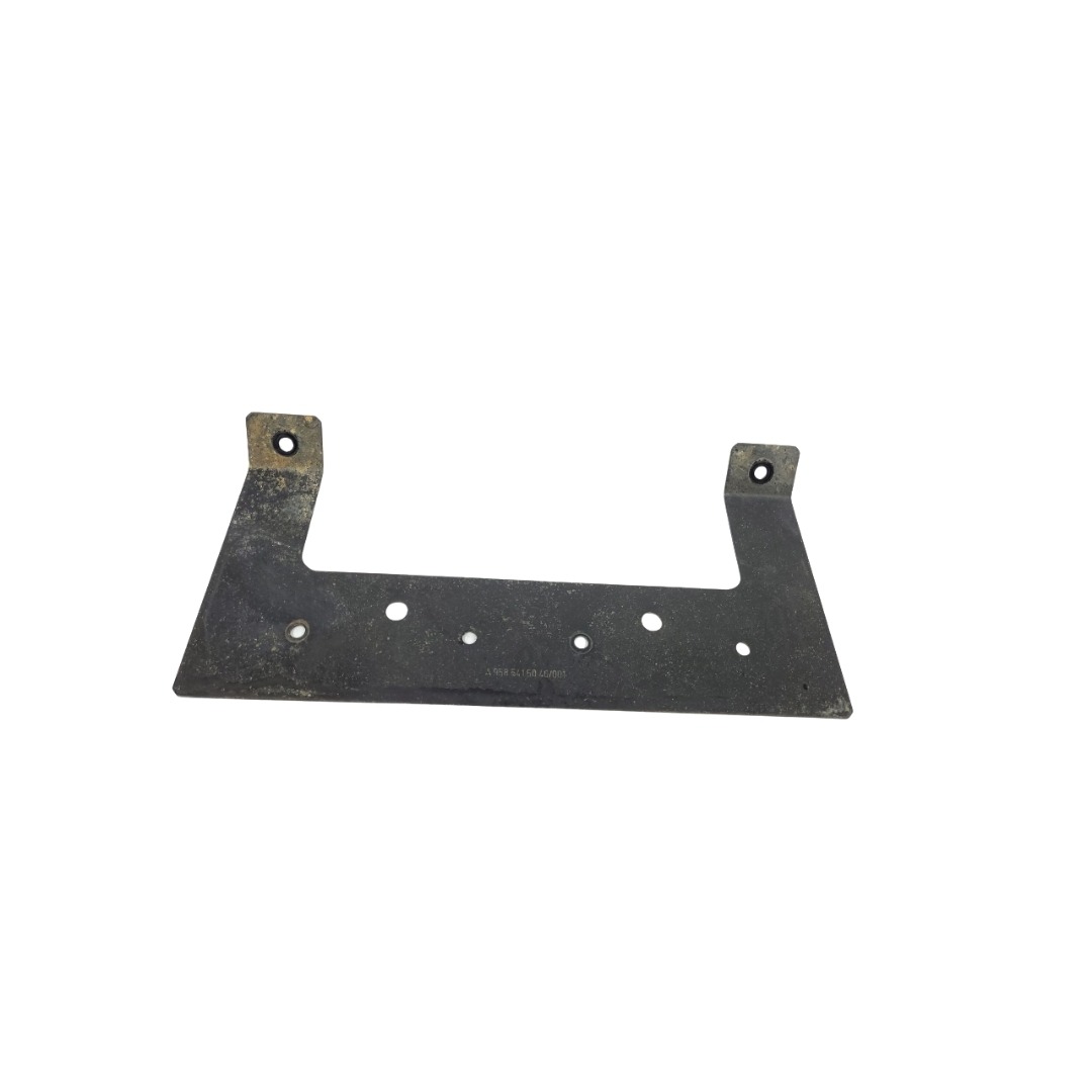 Suporte Lanterna Traseira M Benz Axora9585415040 2