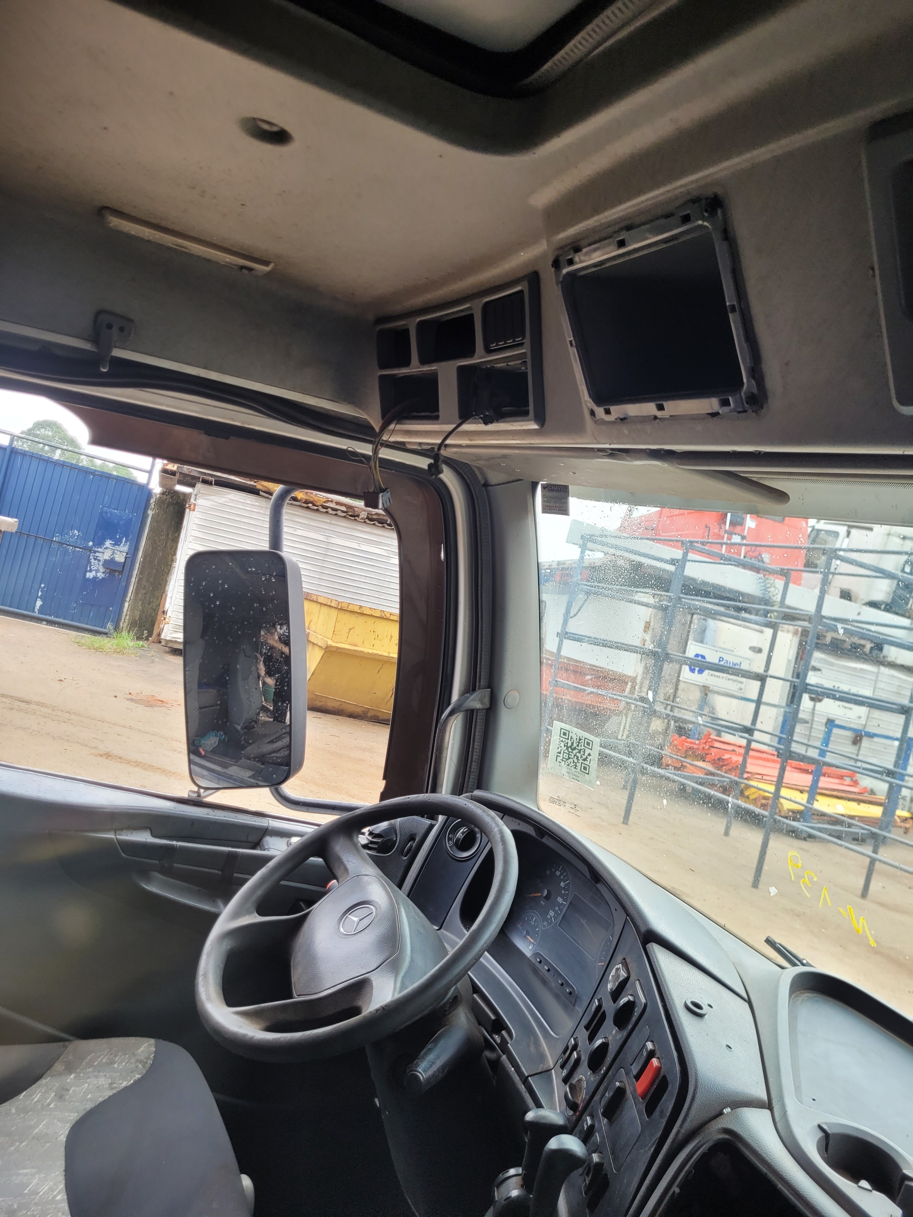 Cabine M Benz Axor Ano 2013  Não Se Aplica 5