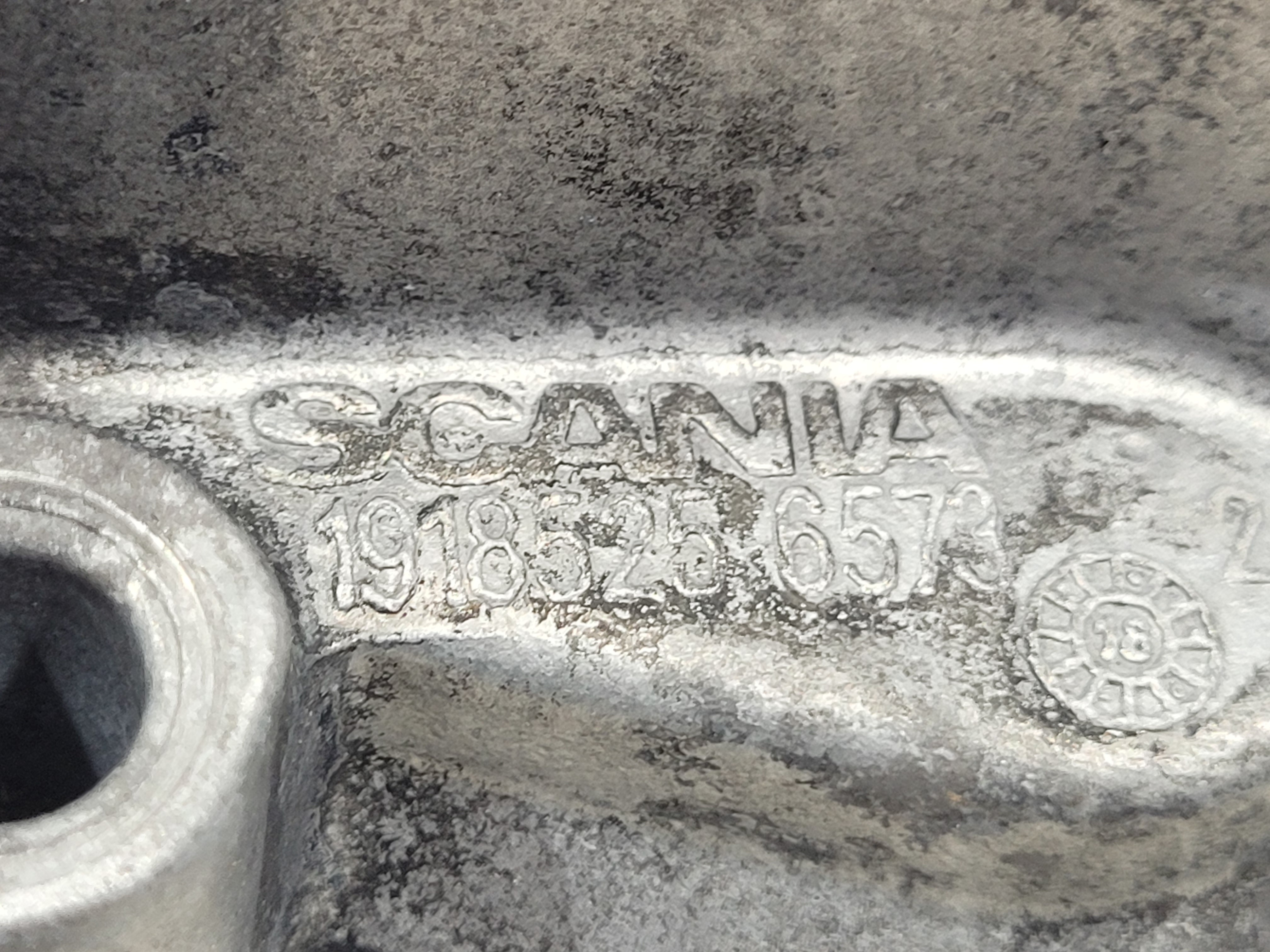 Sobretampa Válvula Inferior Motor Scania 440 1918525 5