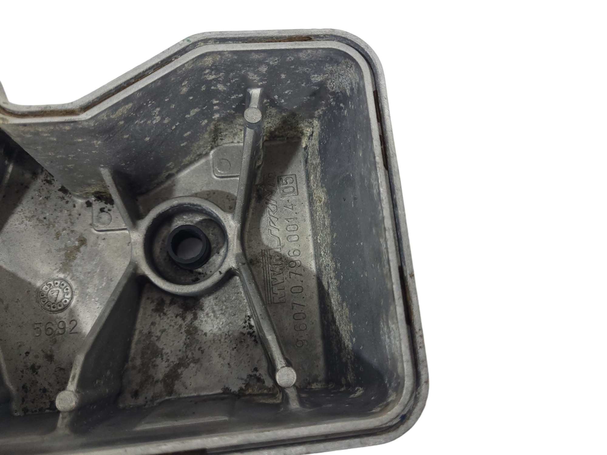 Tampa Cabeçote Motor Mwm 6 Cilindros / 96070796001405 5