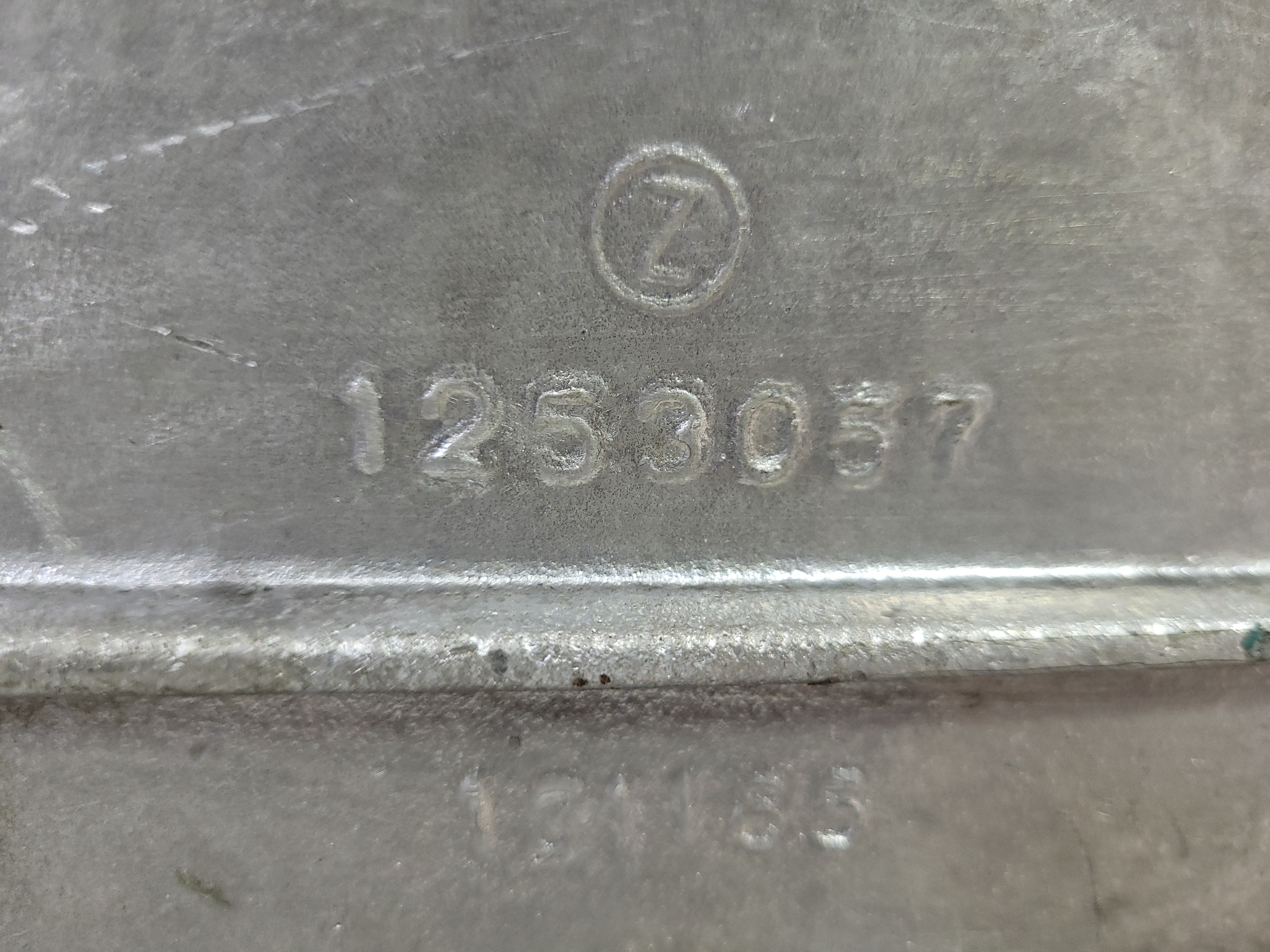 Tampa Lateral Motor Scania 1253057 5