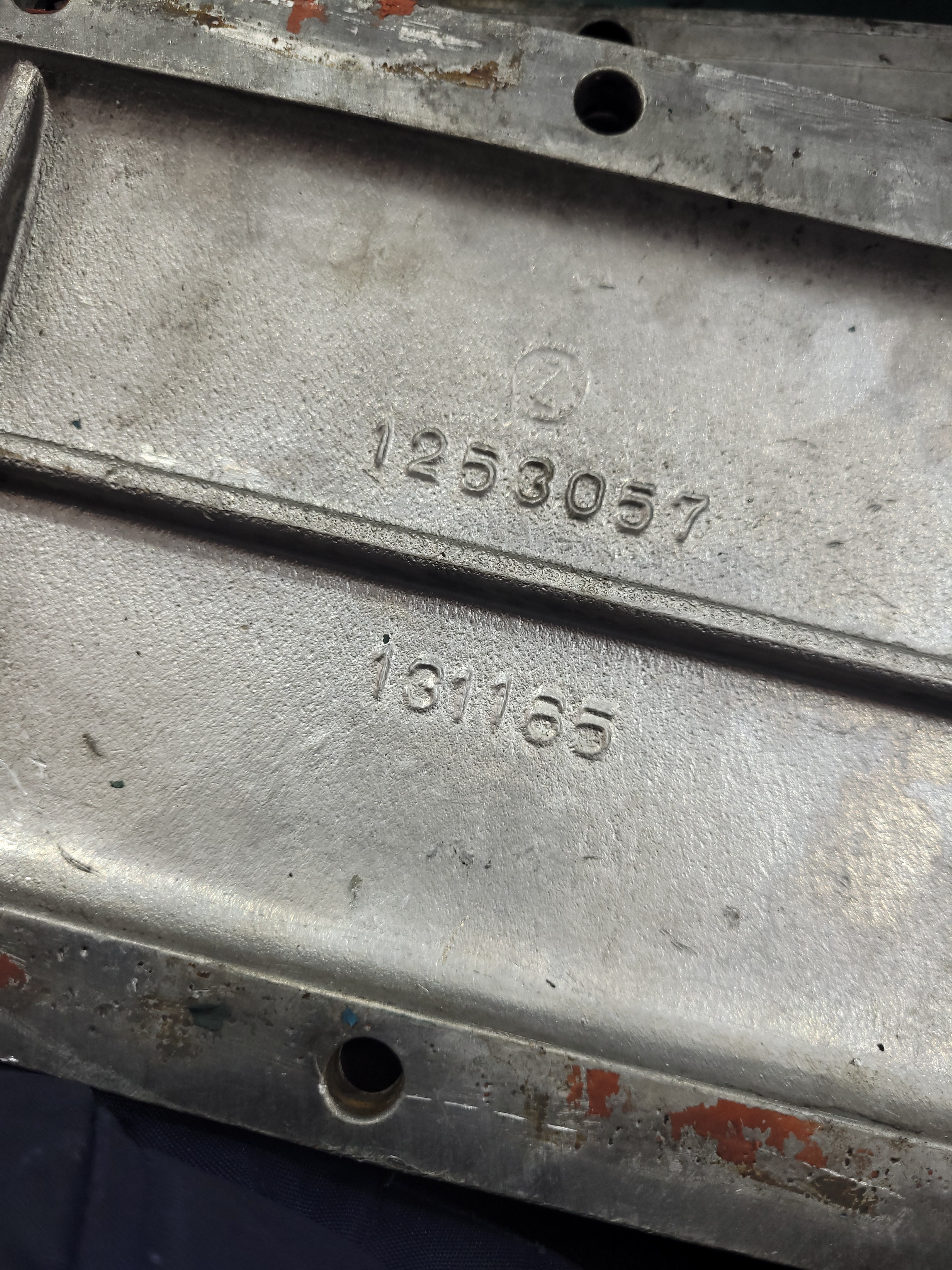 Tampa Lateral Motor Scania 1253057 5