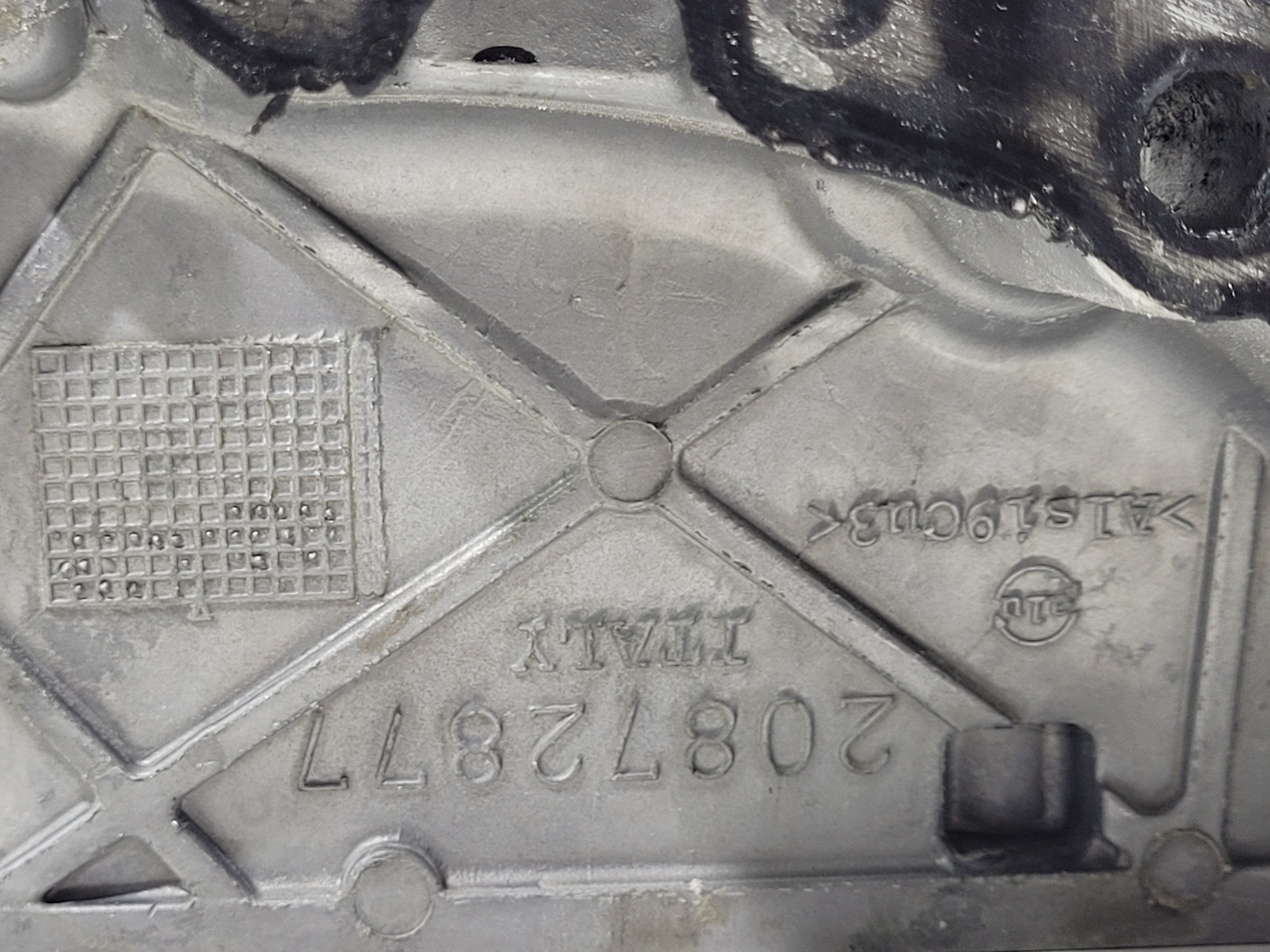 Tampa Do Motor Volvo 20872877 7