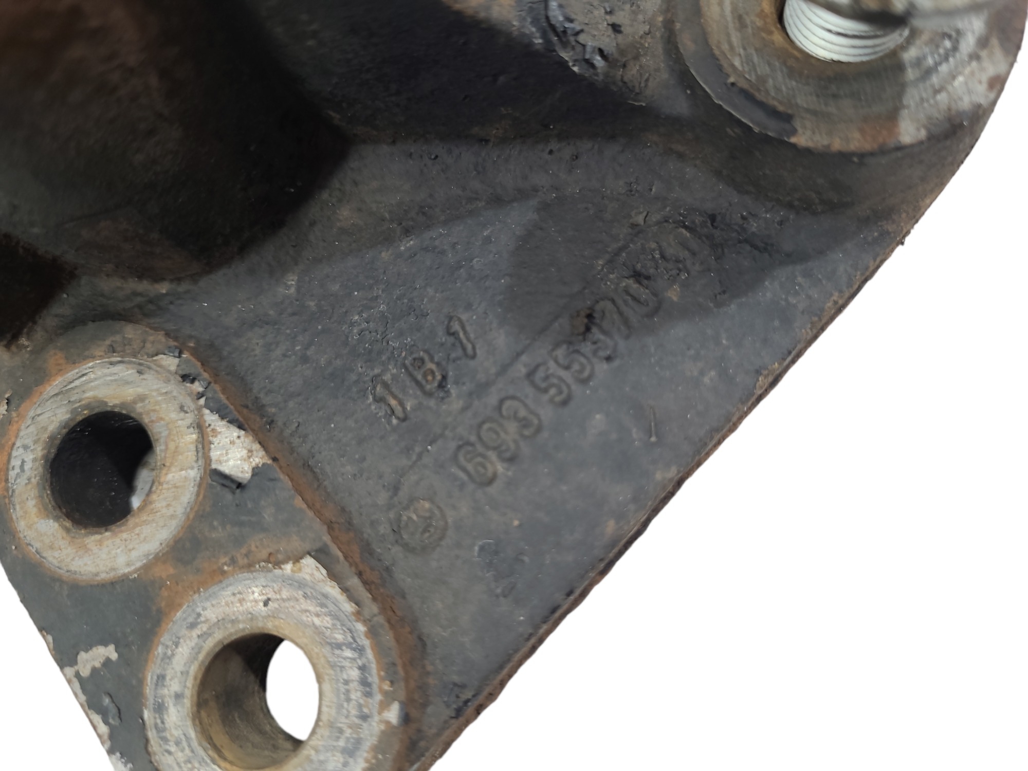 Suporte Fixação Caminhão M Benz Axor 6935537040 5
