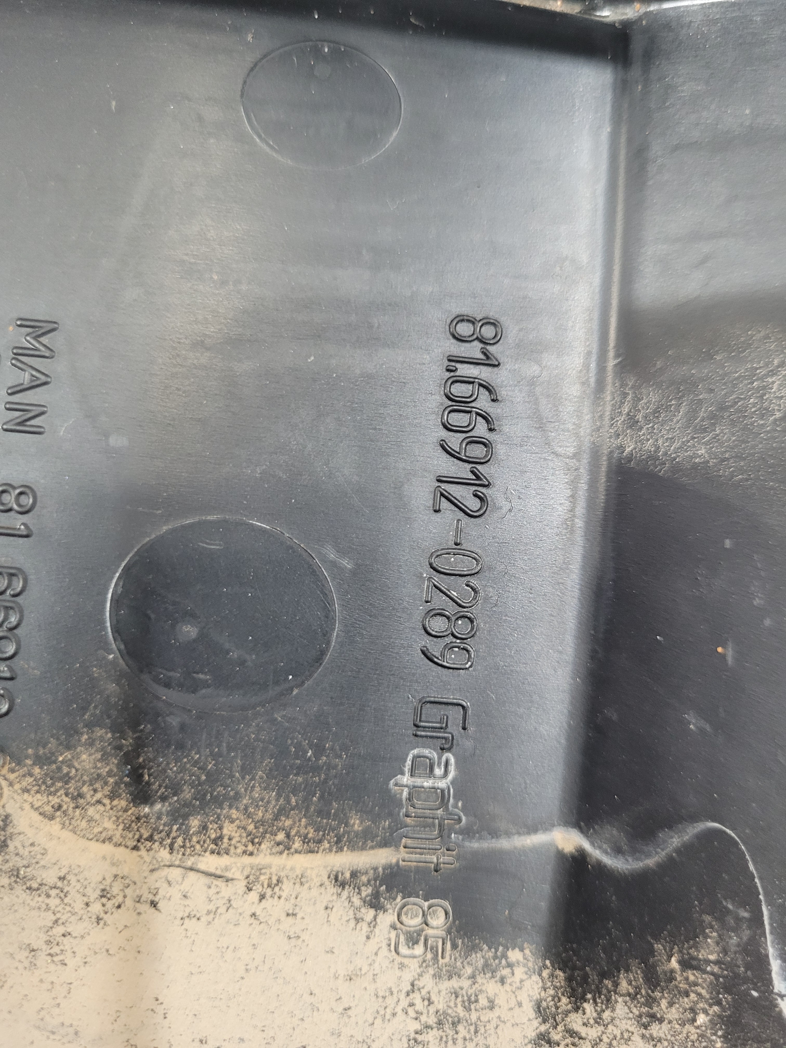 Acabamento Porta Luvas Man Tgx 81669120289 5