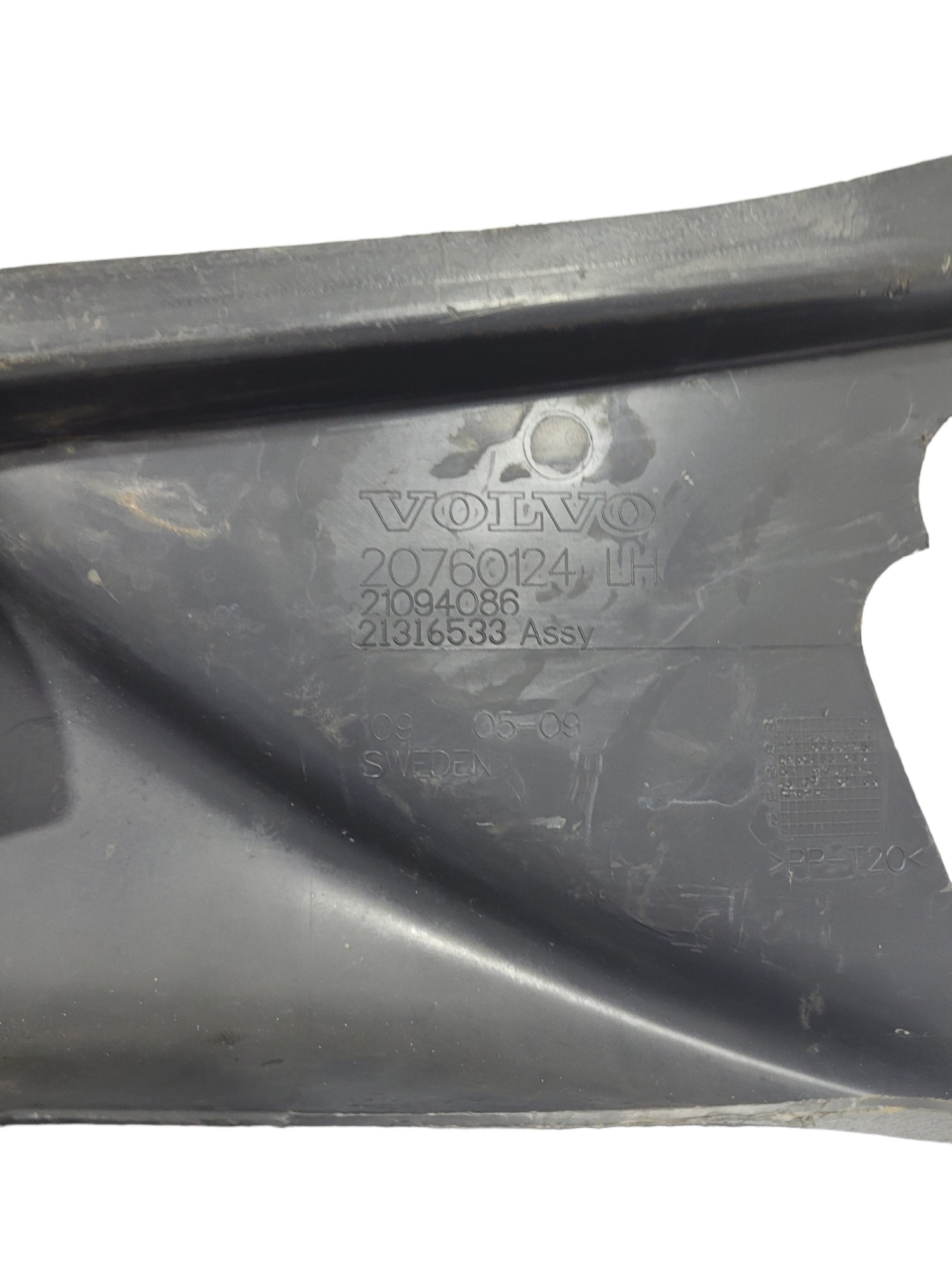 Acabamento Coluna Para Brisa Volvo Fh Nh Fm  20760124