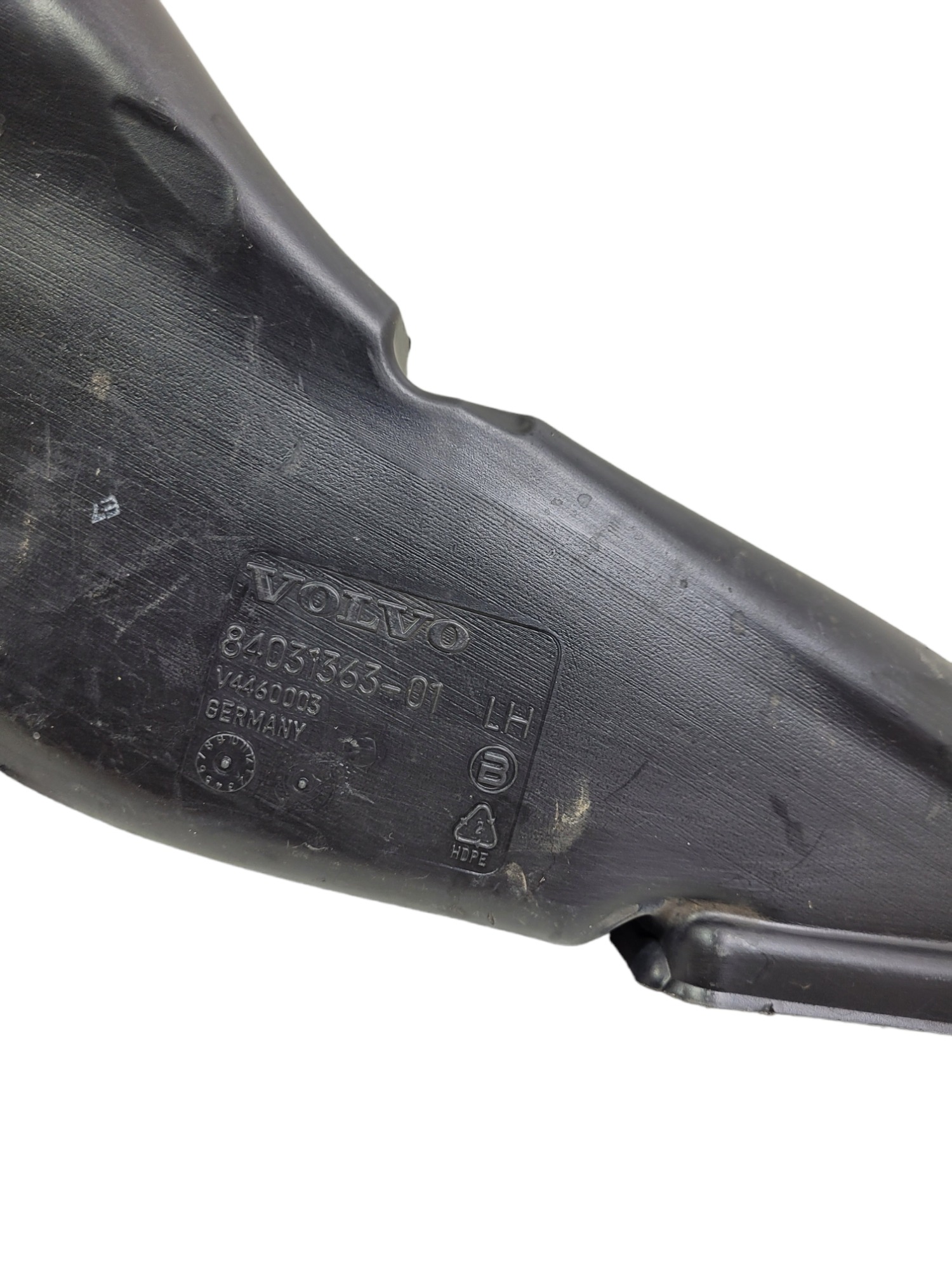 Duto De Ar Volvo 84031363 5