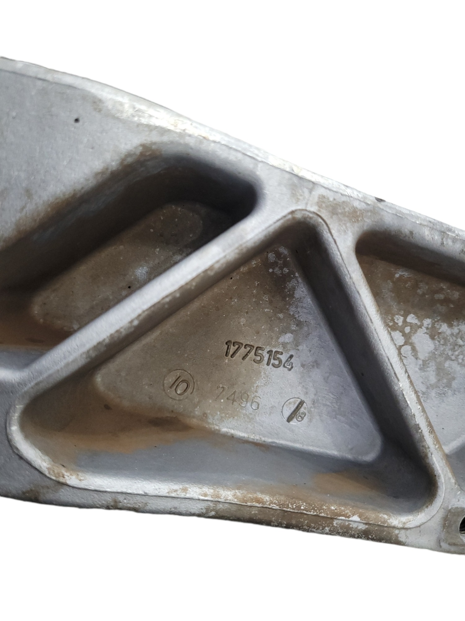 Suporte Filtro Ar Scania original 1775154 6