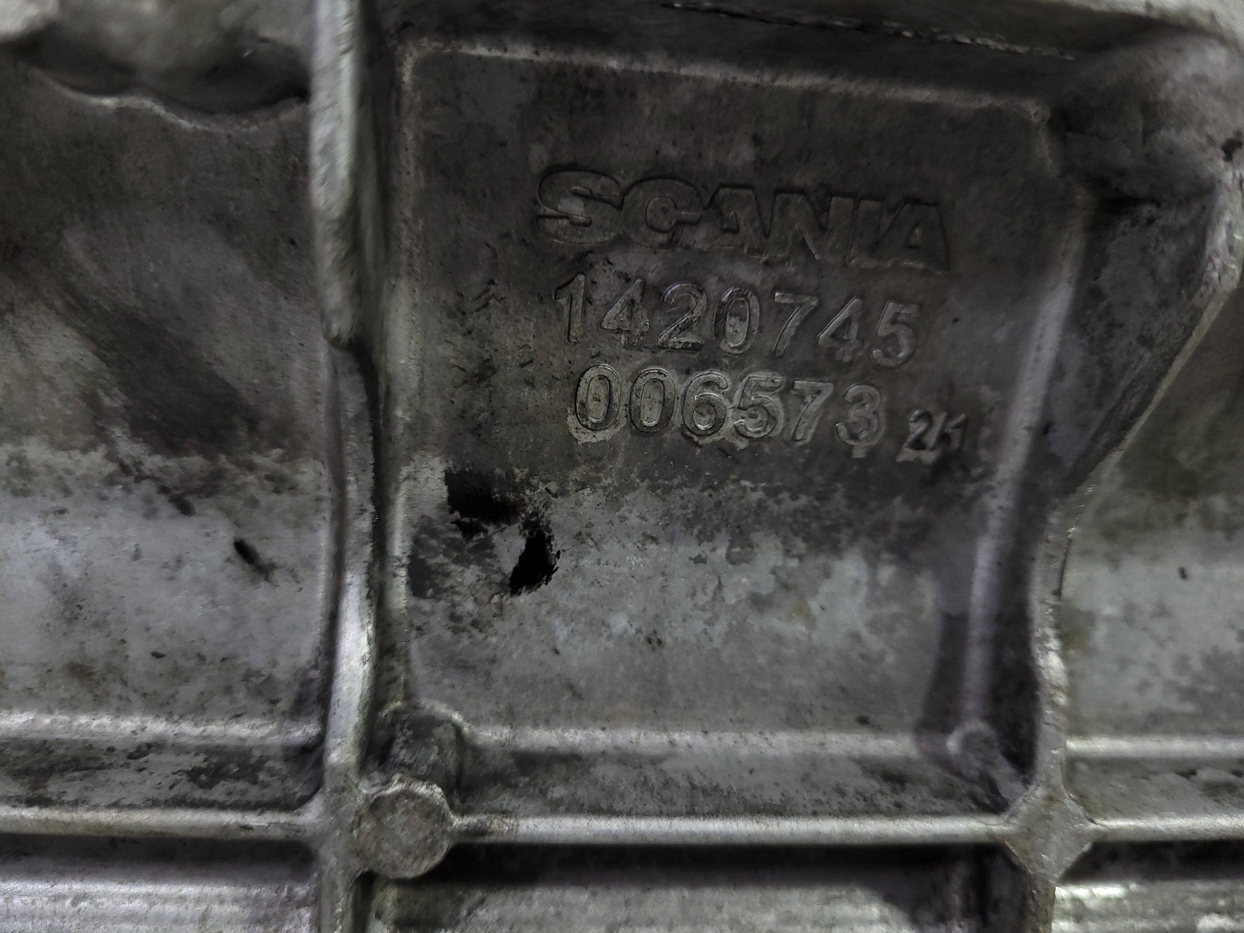 Tampa Lateral Motor Scania 1420745 5