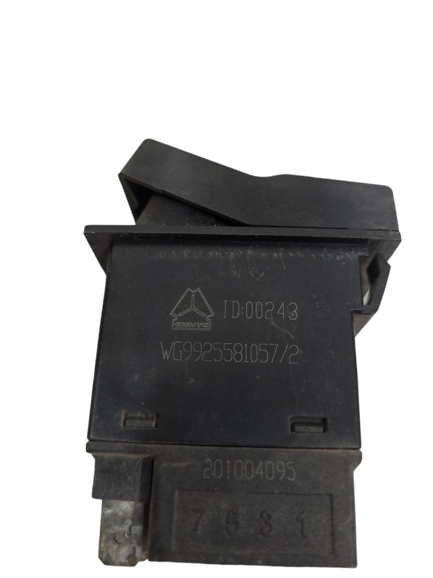 Interruptor Operação Econômica Sinotruk Wg9925581057 5