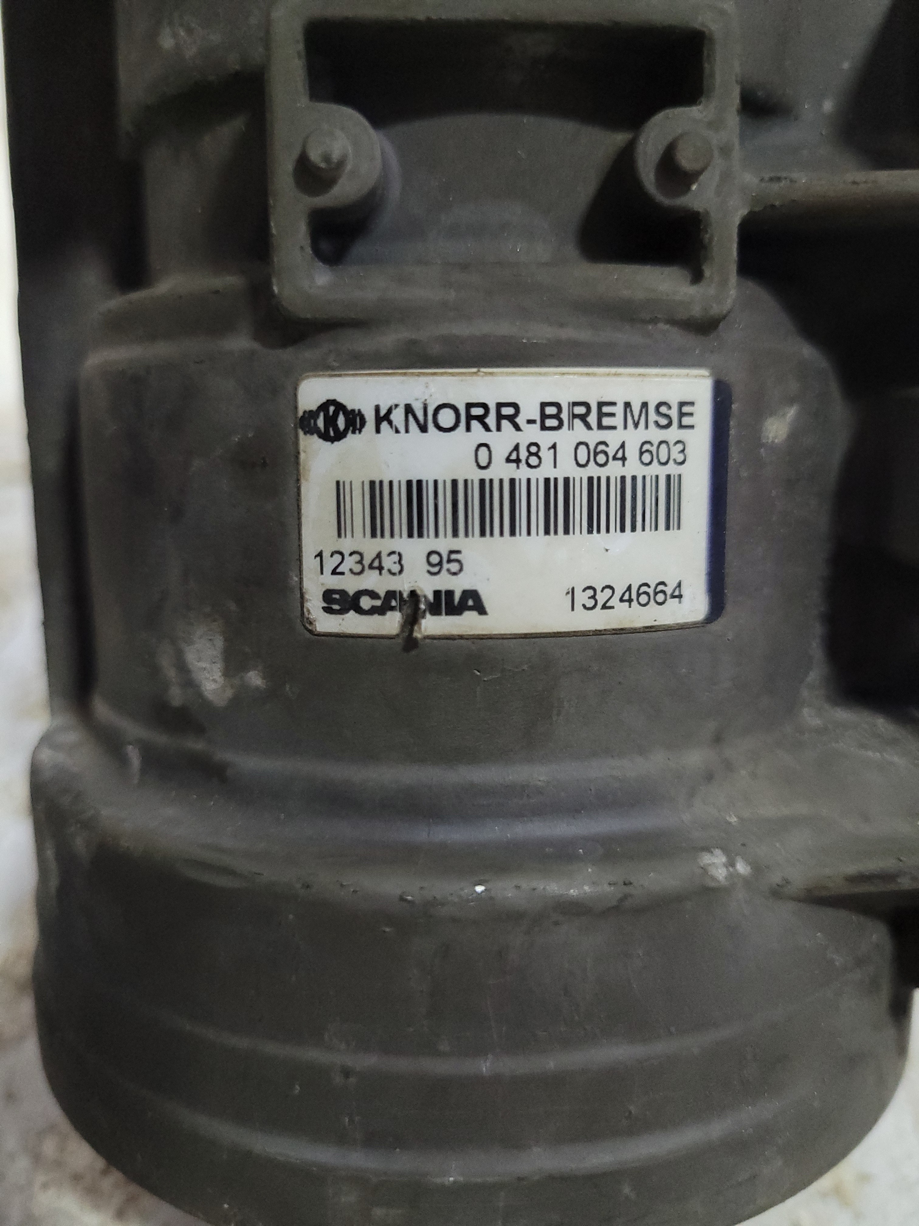 Valvula Pedal De Freio Scania 114 E 124 * 1324664 5
