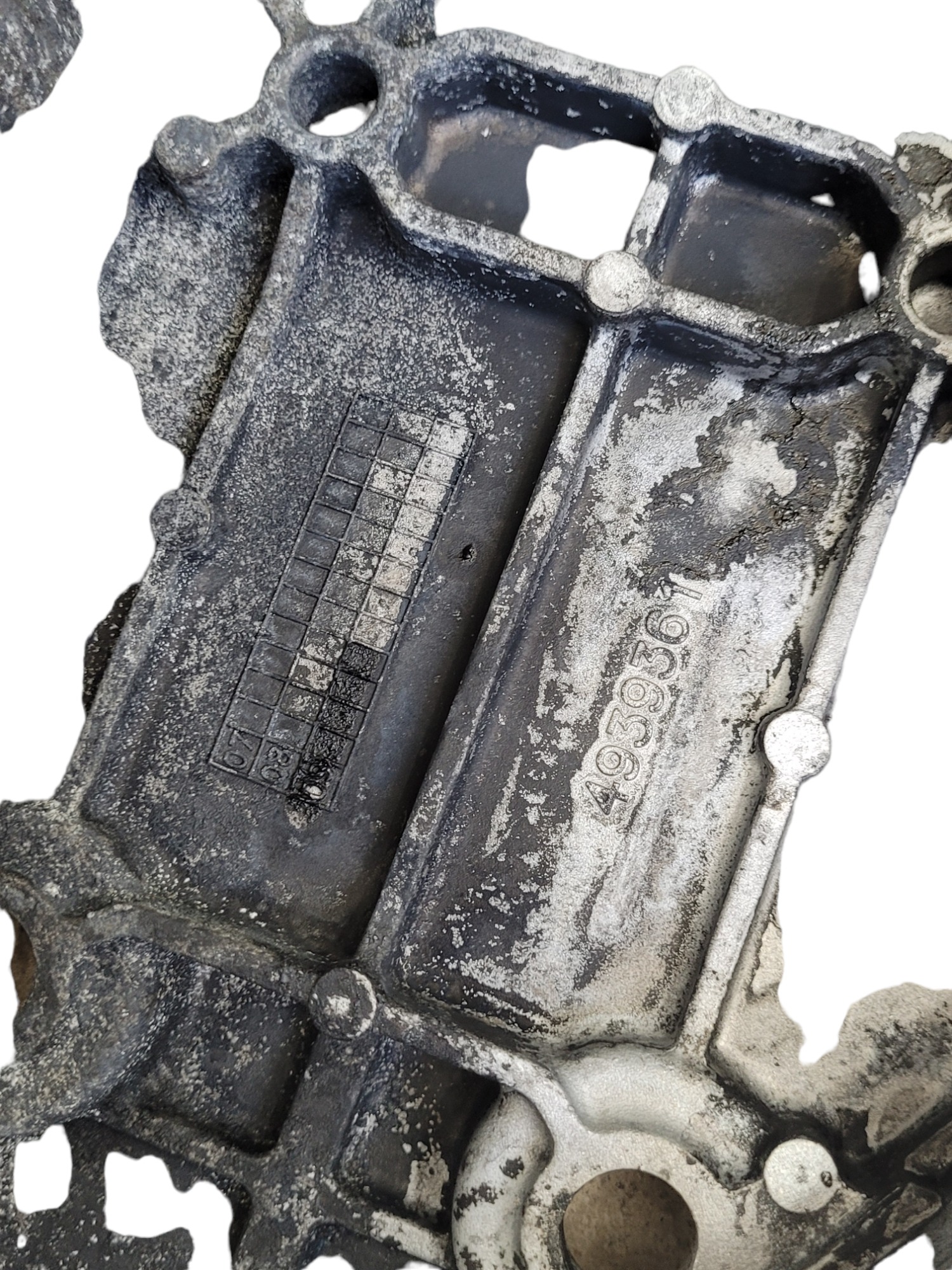 Tampa Válvula Cummins Vw 24250 4939361 5