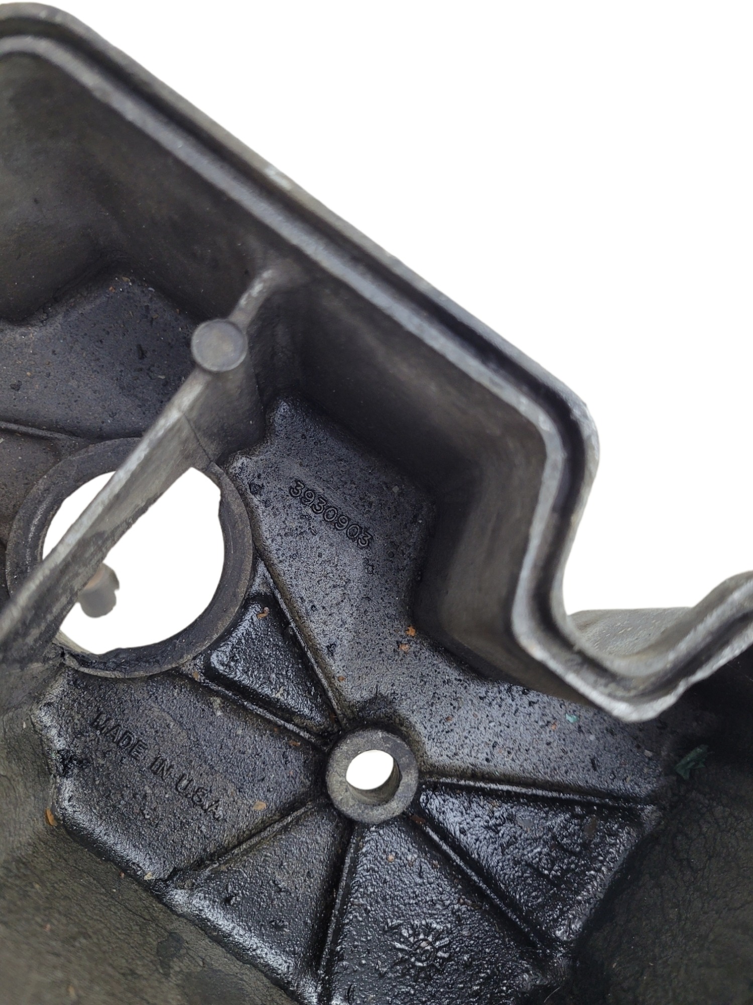 Tampa Valvula Motor Cummins 3930903 5